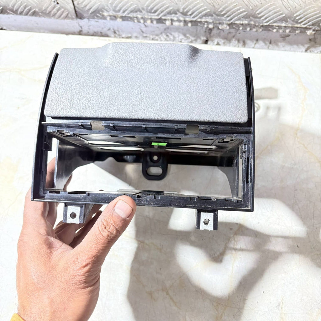 MERCEDES SPRINTER CENTRE ASHTRAY CUP HOLDER 9066800558