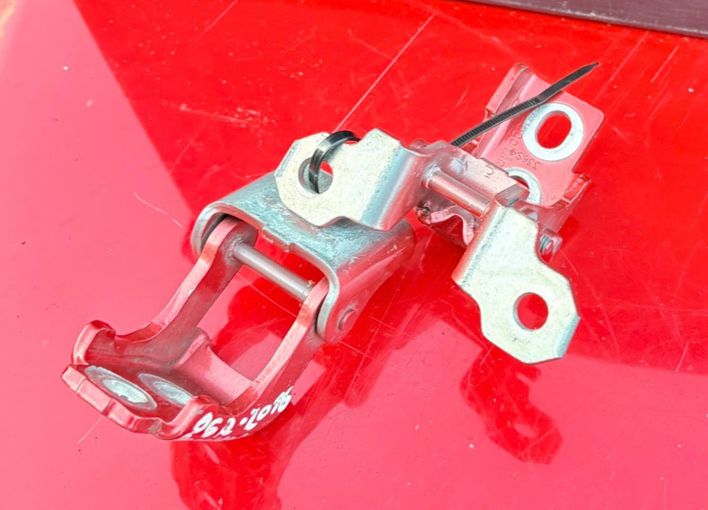 Renault Clio IV X98 2012-2020 5dr Rear Right Door Hinge 804200003RK/804000016RF
