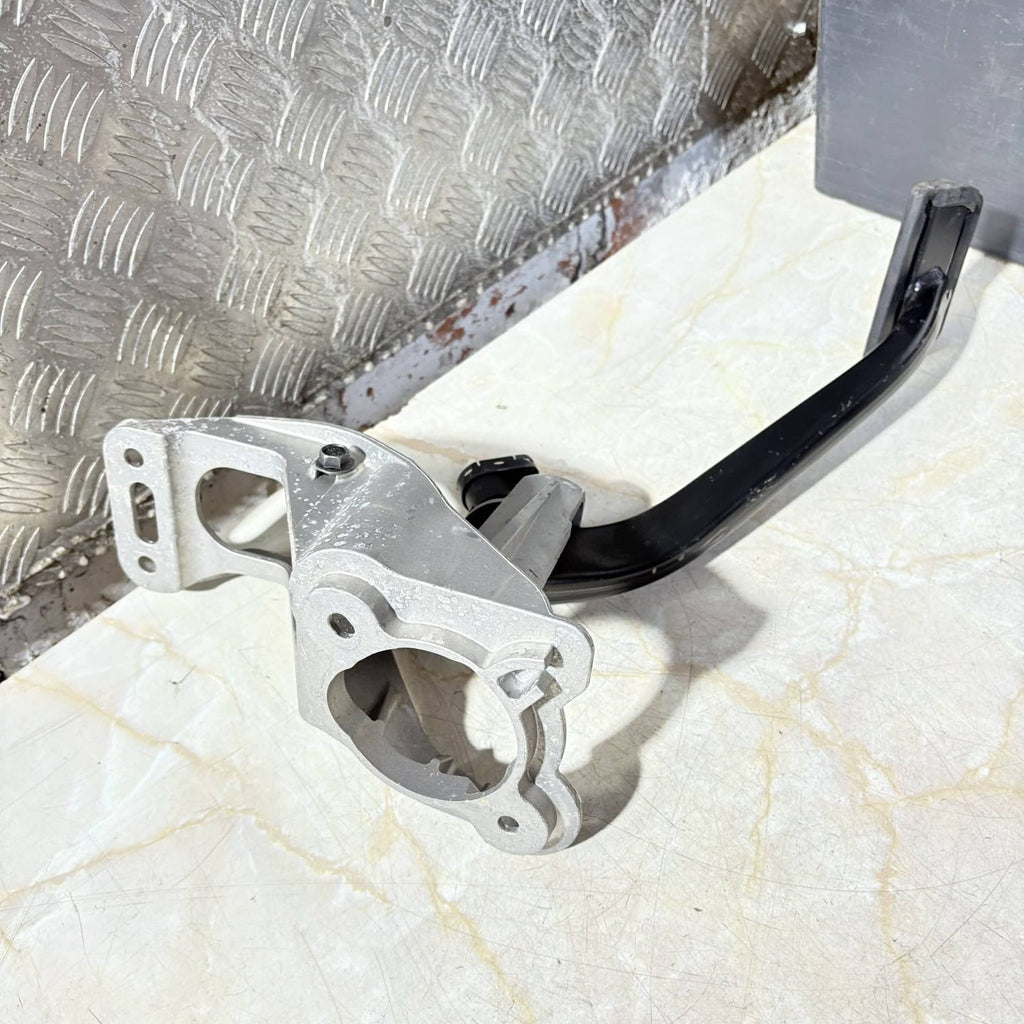 Jaguar XE X760 Mk1 Brake Pedal Pedal Box RHD Automatic GX73-2450-CD 2017-On