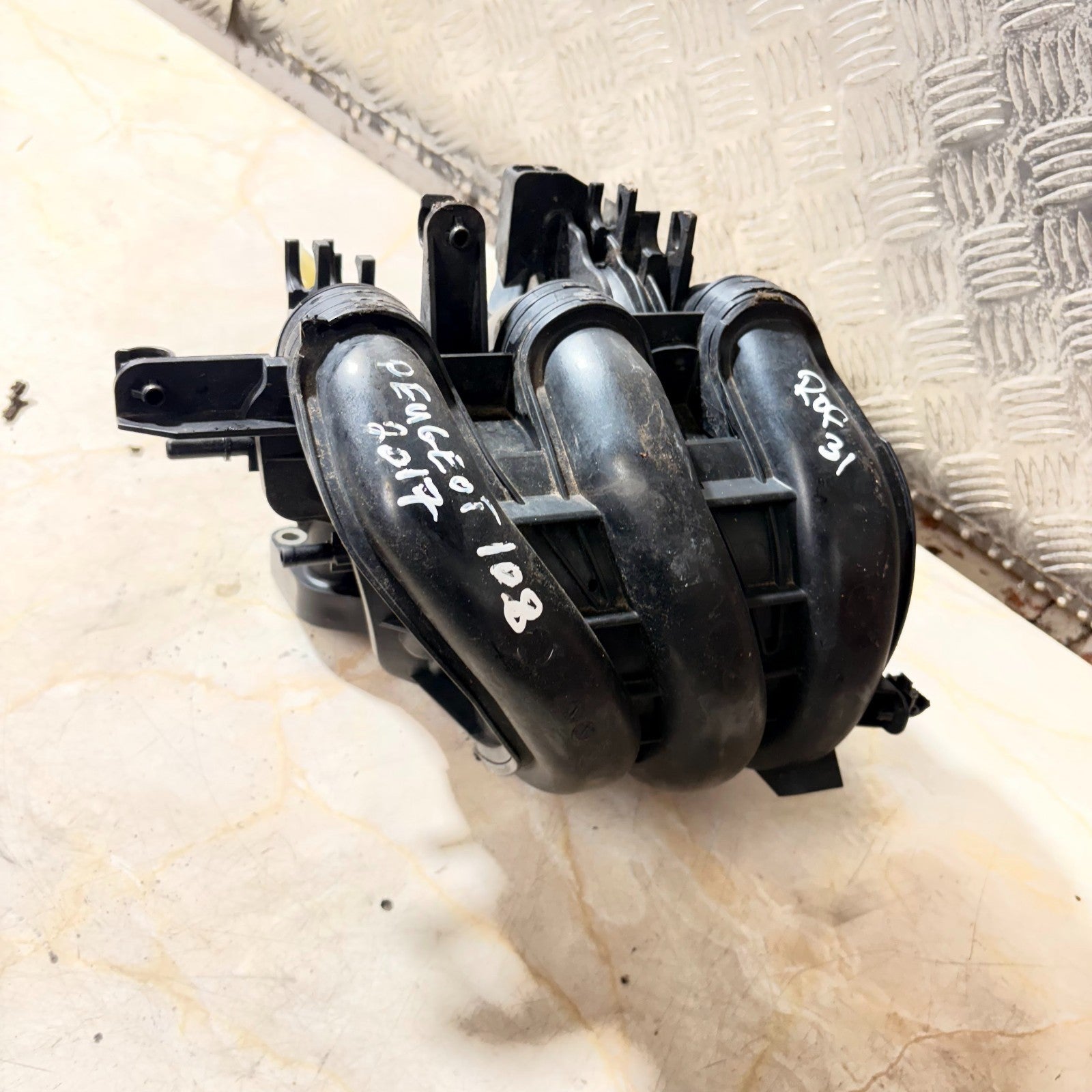 2017 PEUGEOT 108 ACTIVE 1L PET 1KR 5DR INLET MANIFOLD 17120-0Q040