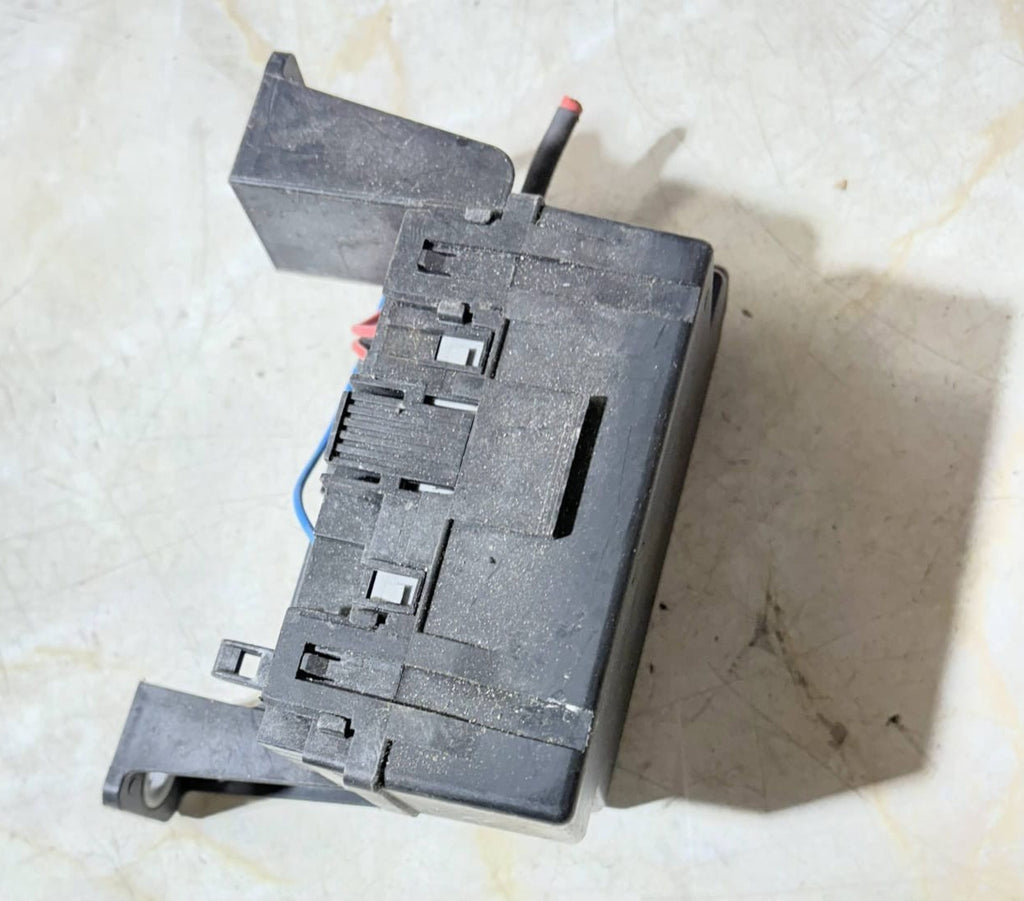Fuse box Boot Relay box for Opel Meriva UK1275873-88 2007
