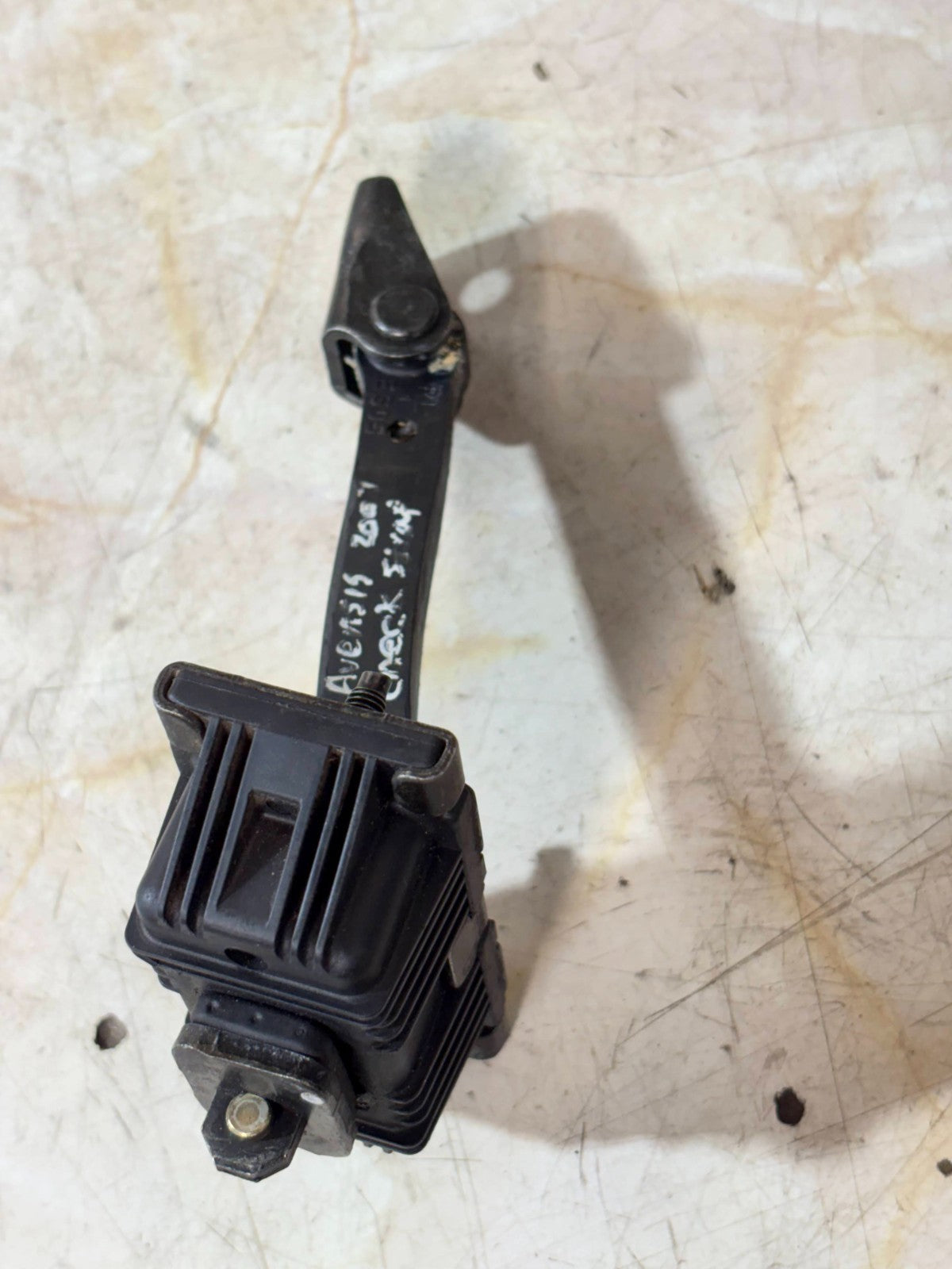 Door Check Strap Passenger Near Right Rear Back TOYOTA AVENSIS 2007 PETROL