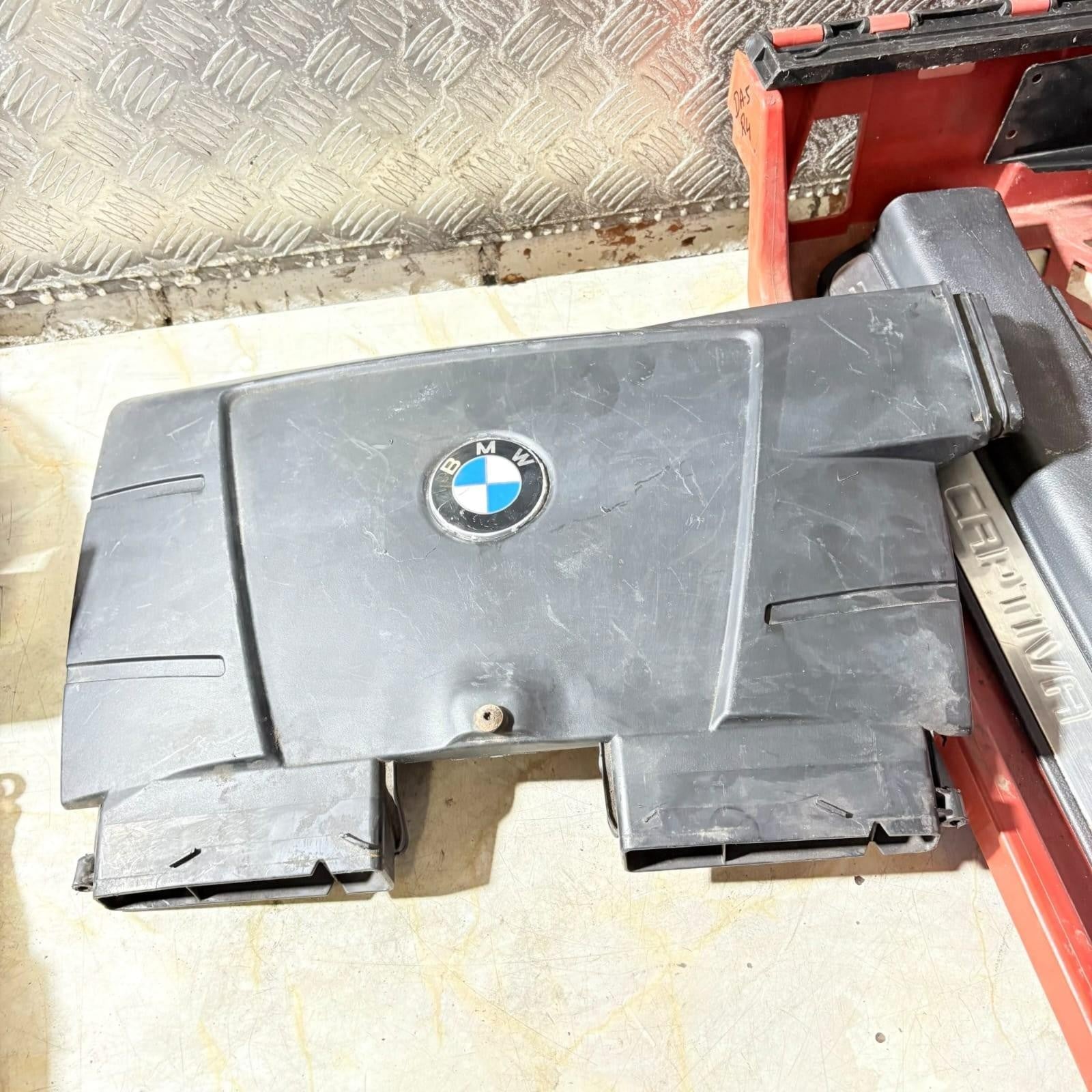 BMW 3 Series E90 E92 E93 06-13 Petrol Engine Air Intake Manifold Cover 7560918