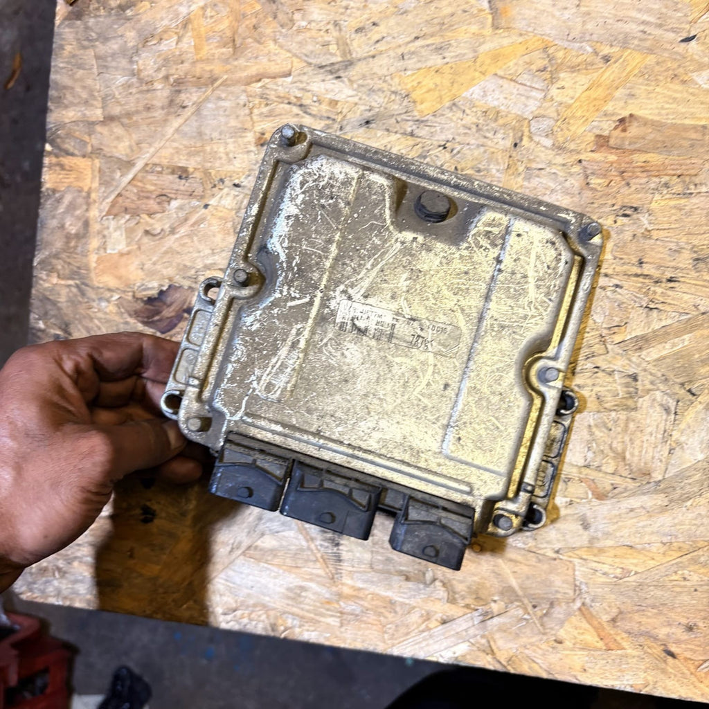 PEUGEOT CITROEN FIAT SCUDO DISPATCH 0281010884 9650931880 ECU ENGINE CONTROL
