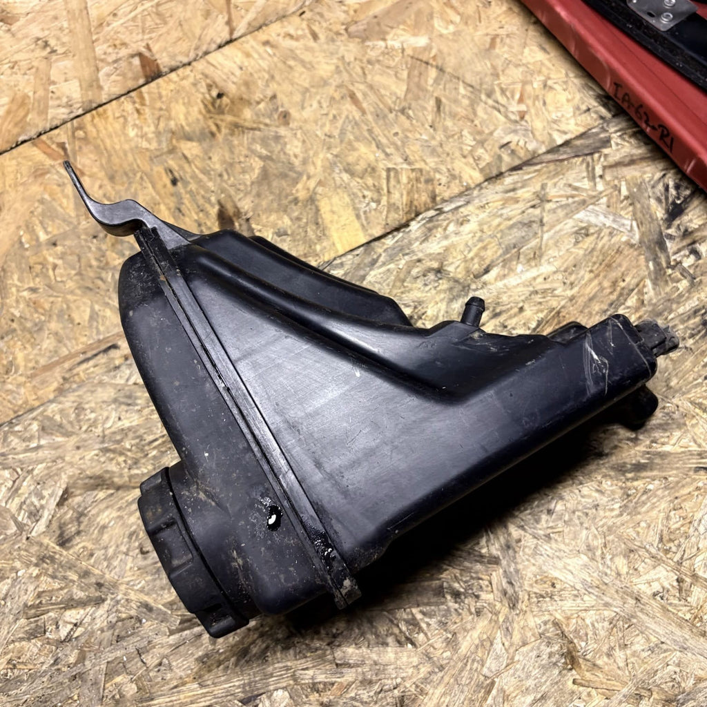 BMW 320i E90 2010 Coolant Expansion Tank Reservoir 17137567462 7567462