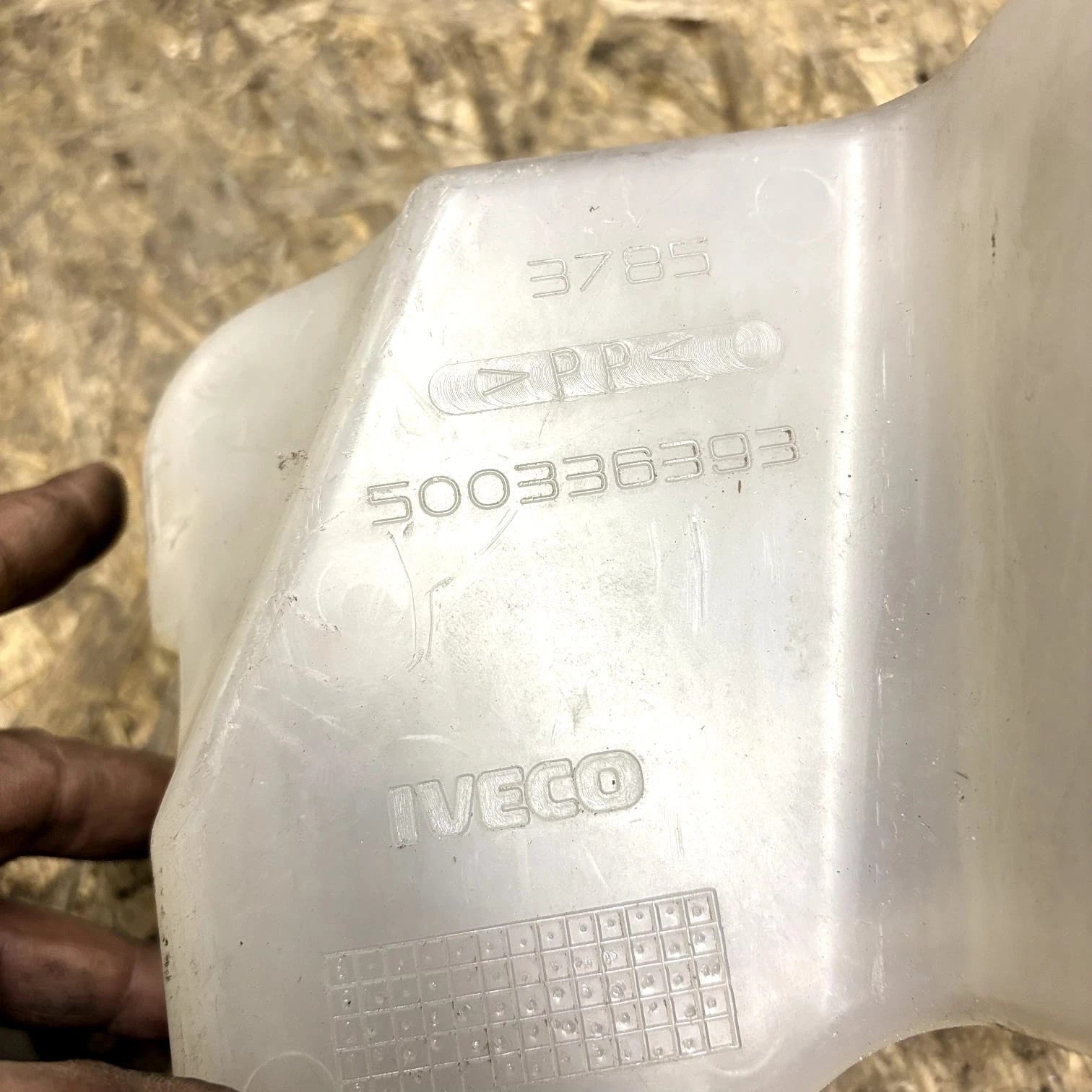 Iveco Daily 3/III 2000-06 Windscreen Washer Bottle Tank Pump 500336393