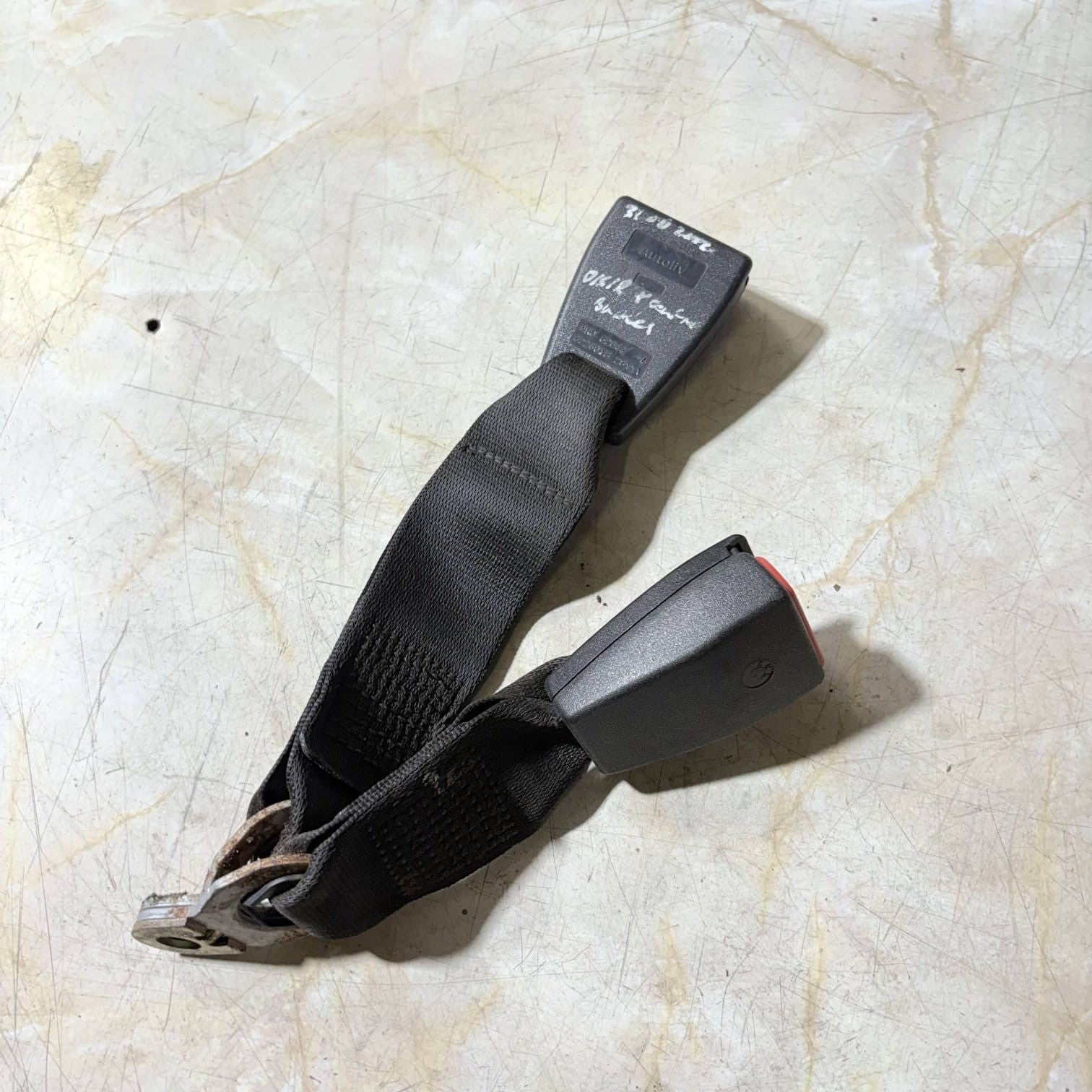 BMW 3 E46 Driver Rear Middle Seat Buckle 8226039 8226038