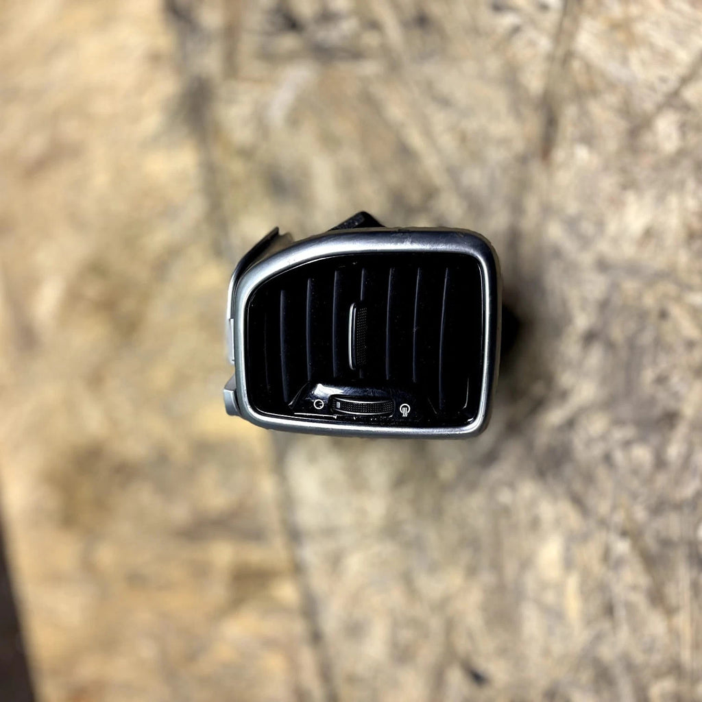 KIA SPORTAGE QL MK4 Left Dashboard Air Vent 97480-F1AA0 2018 32997358