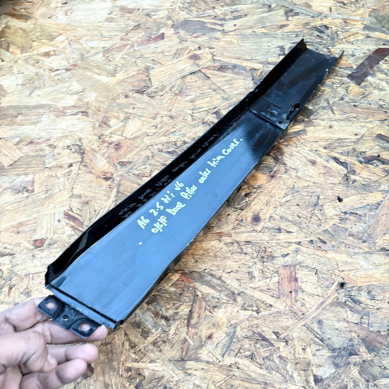 AUDI A6 C7 4G 2.5 TDI 2011-2018 FRONT RIGHT DOOR B-PILLAR EXTERIOR TRIM
