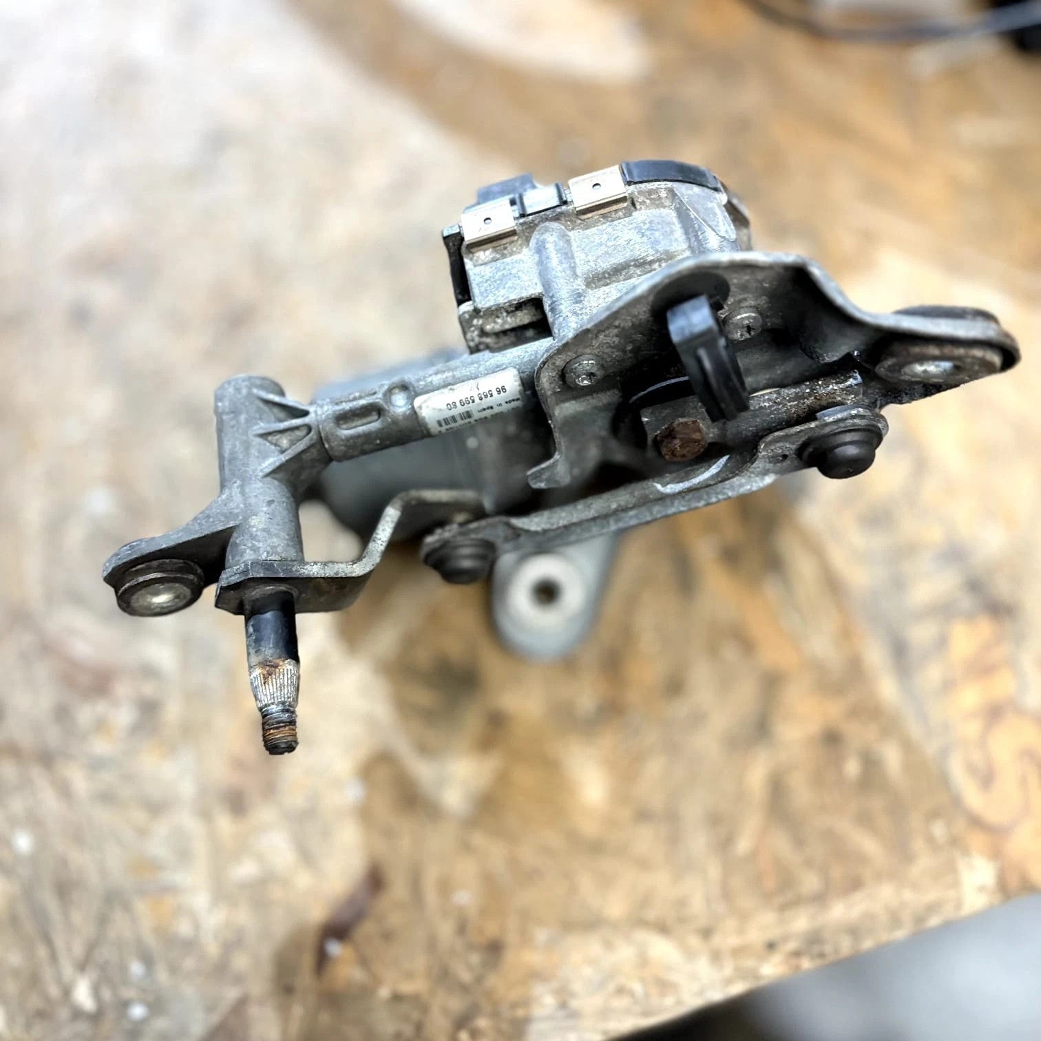 PEUGEOT 407 2004-2011 PASSENGER FRONT LEFT WIPER MOTOR 1137328135 KST13589