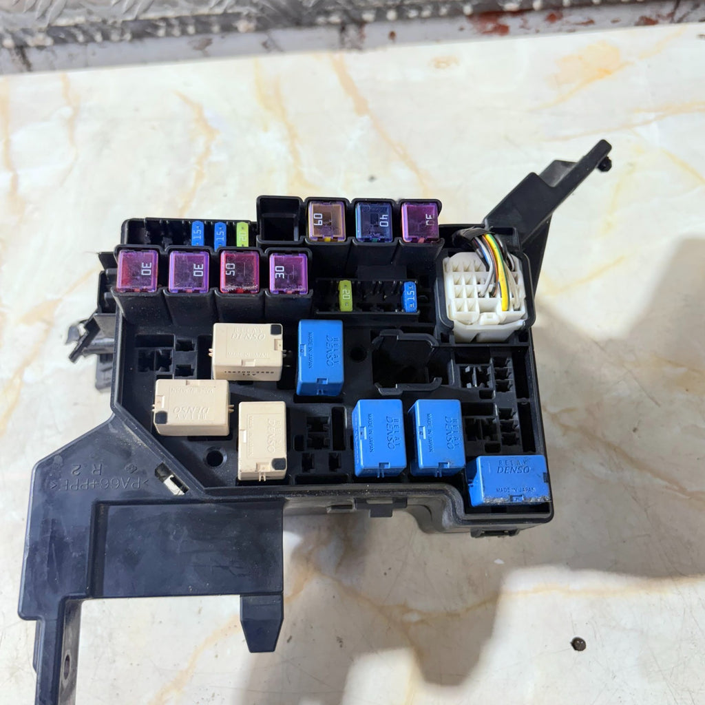 SUZUKI SX4 FUSE RELAY BOX 1.6 DDIS DIESEL MK2 2010