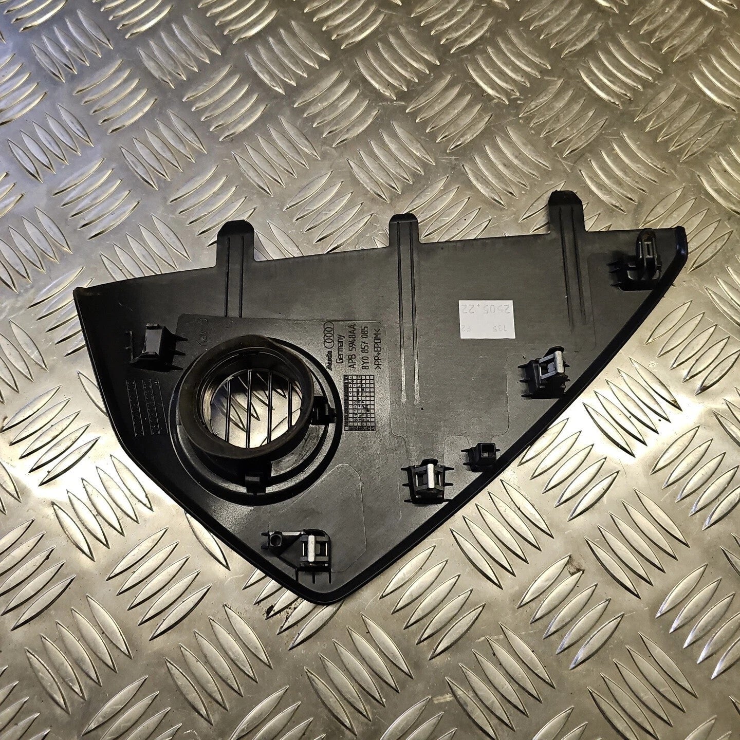Audi A3 S3 RS3 8Y Sportback/Saloon Dash End Side Vent Left 2020-2024 8Y0857085