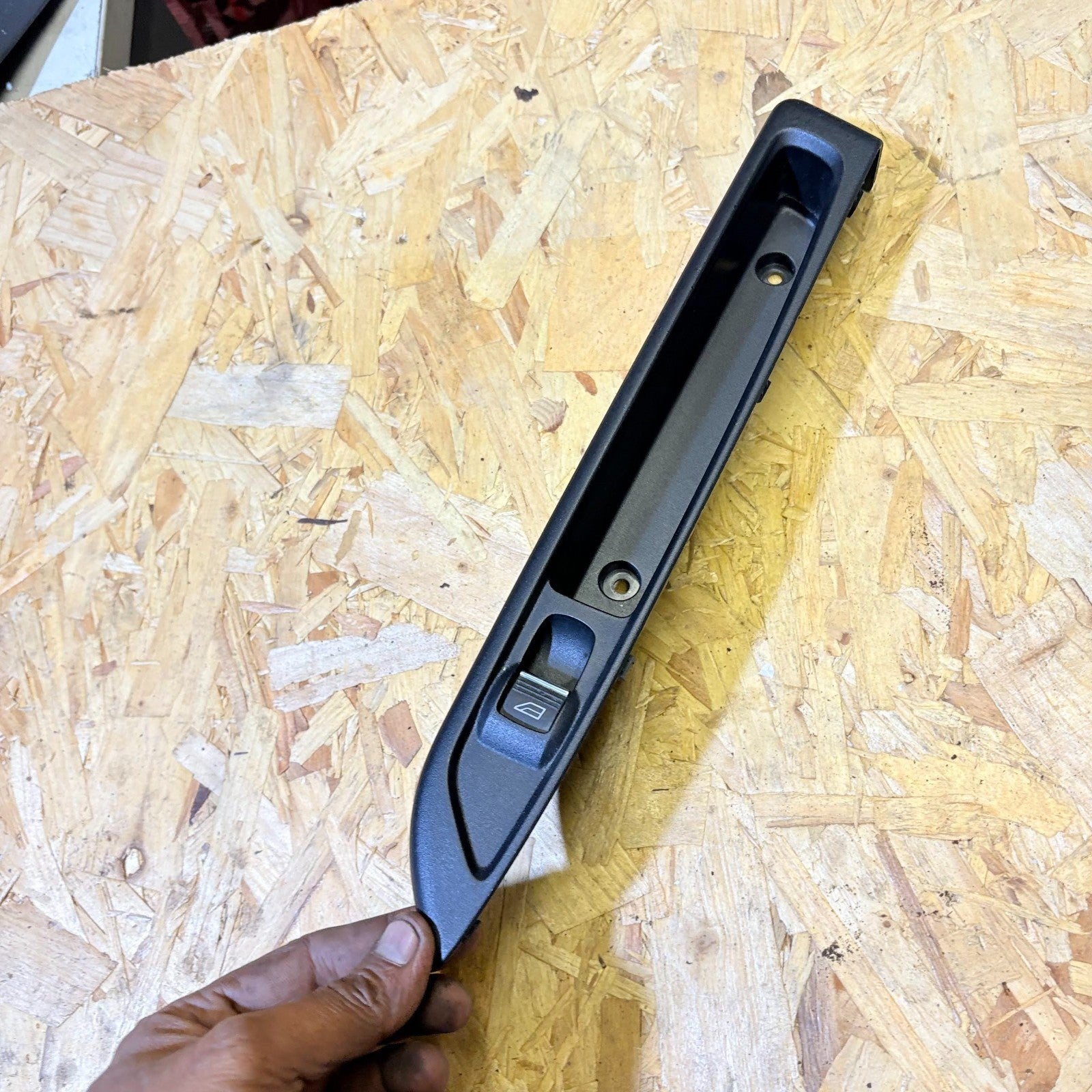 Ford B-Max 2012 WINDOW SWITCH & TRIM REAR RIGHT SIDE AV11-R226A36-ACW
