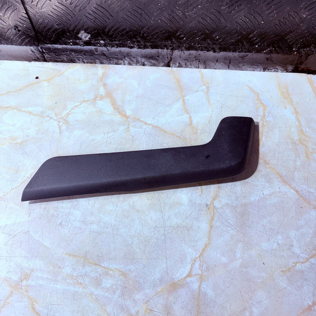 Kia Ceed 2012-2018 Interior Door Card Trim Cover Panel Garnish Base 84690-A2000