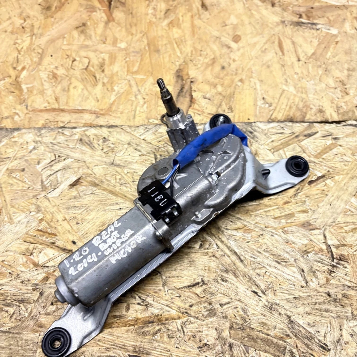 HYUNDAI I20 REAR WINDSCREEN WIPER MOTOR 2014 98710-1J500