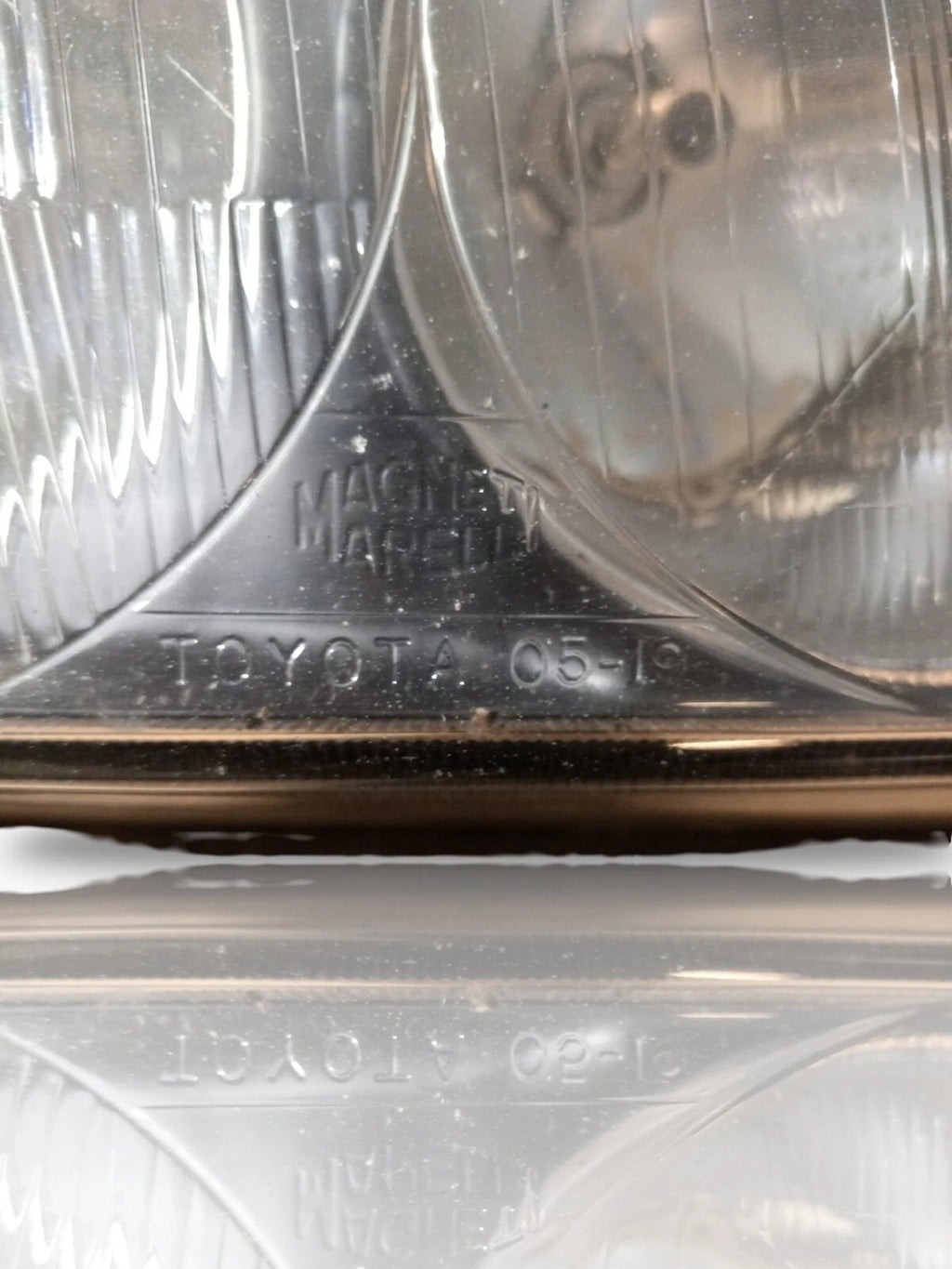 TOYOTA AVENSIS. 2001. Driver Side HEADLIGHT. 54533365. OS OFFSIDE OSF