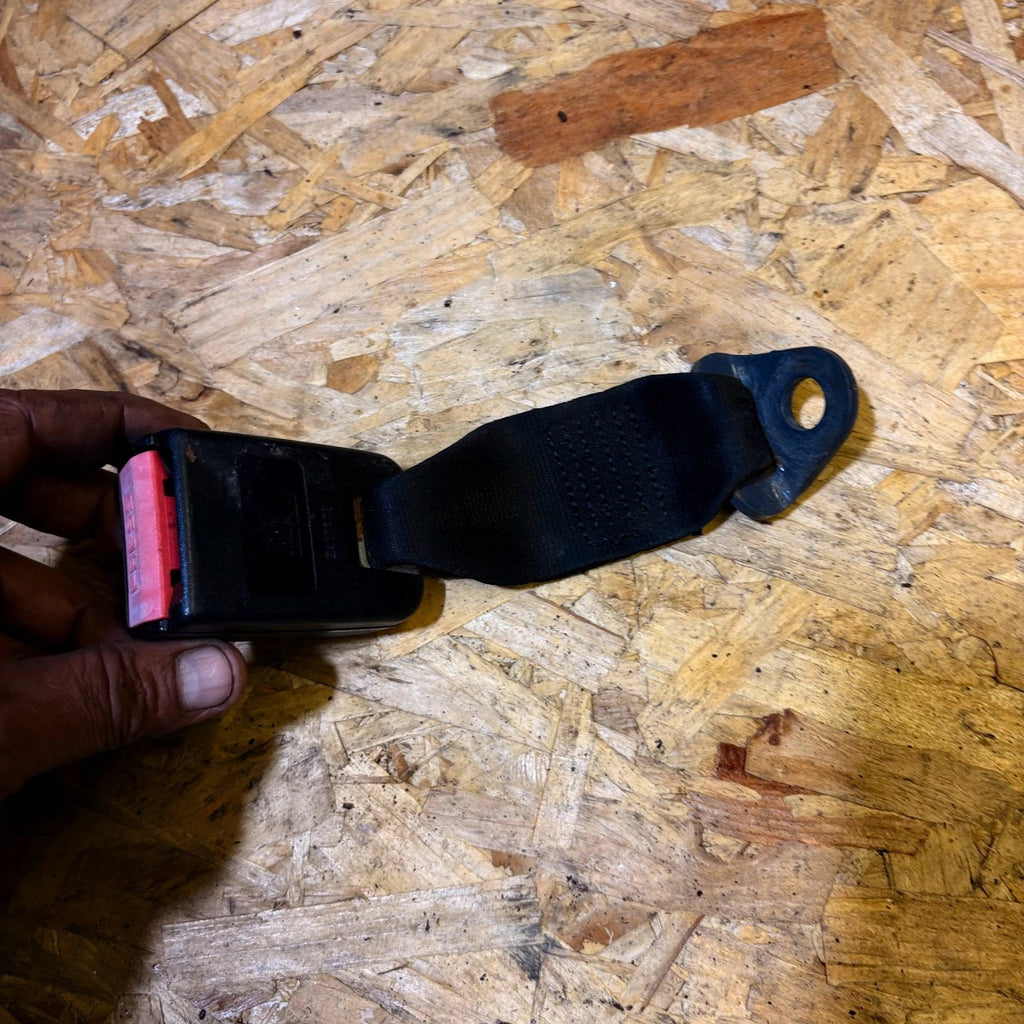 Citroen Saxo MK1 2000-2004 Right Driver Offside Rear Seat Belt Stalk Buckle