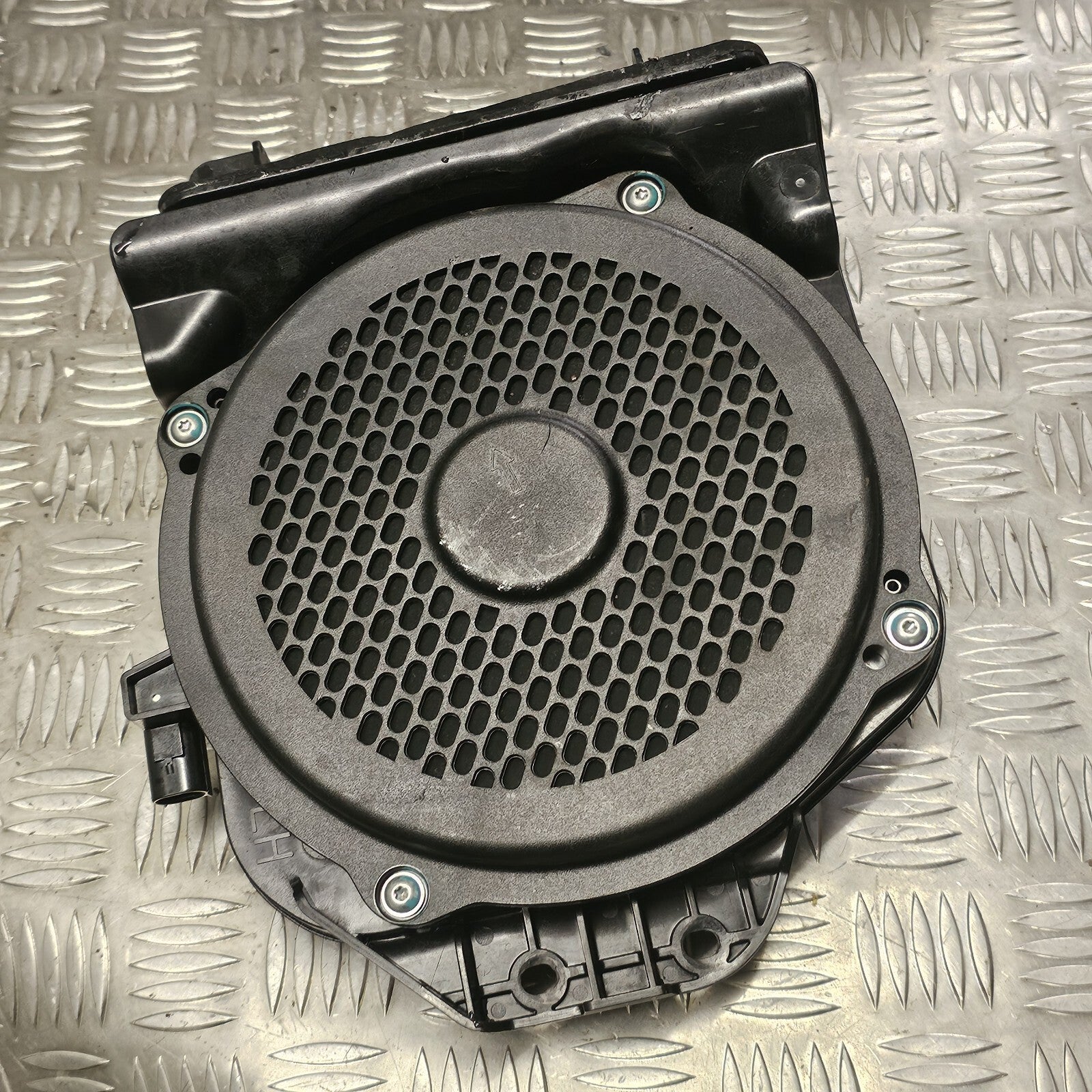KIA STINGER 2017-2023 REAR SHELF SUBWOOFER AUDIO SPEAKER 96380J5000