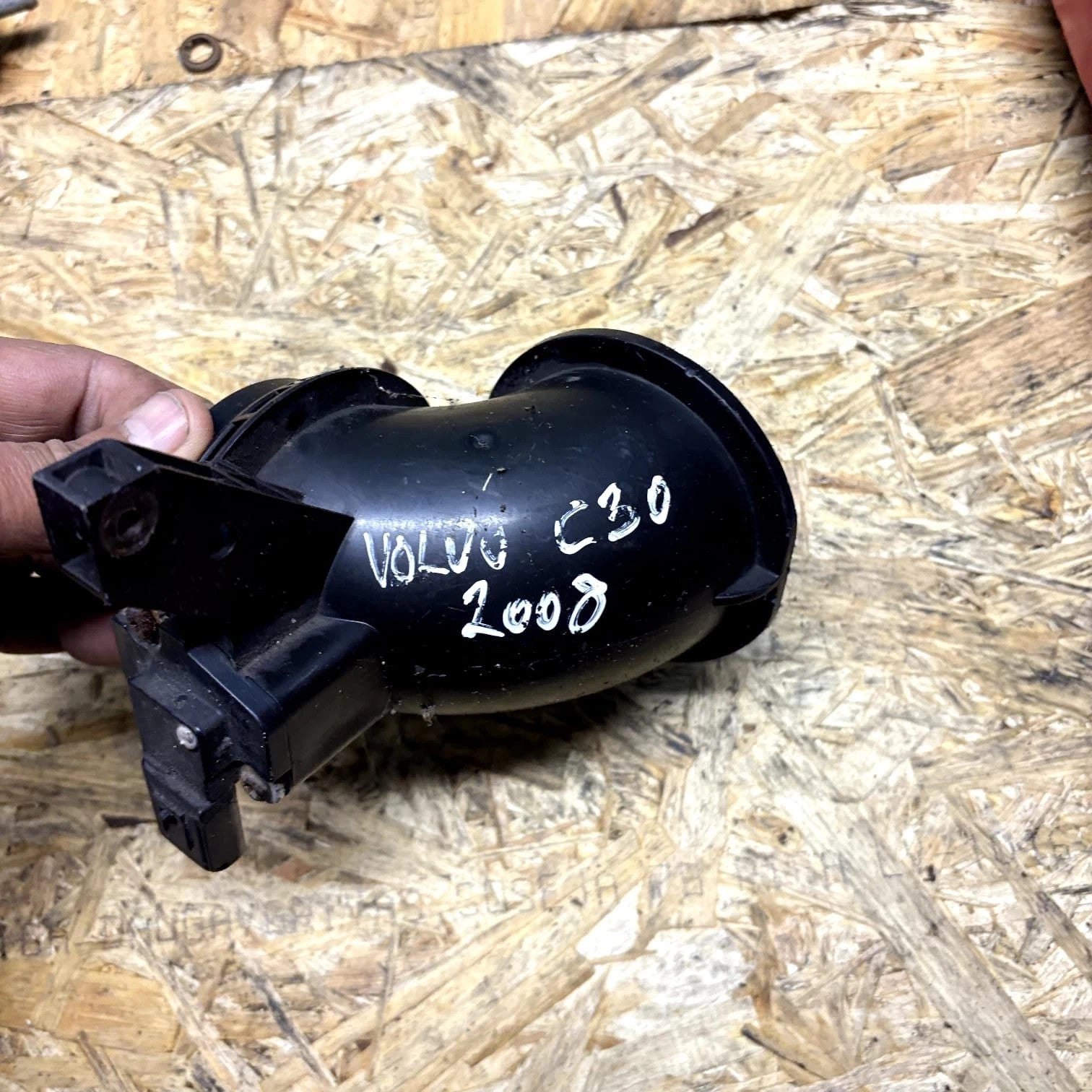 VOLVO C30 2006-2013 1.6 2.0 DIESEL AIR INTAKE ELBOW PIPE INC SENSOR