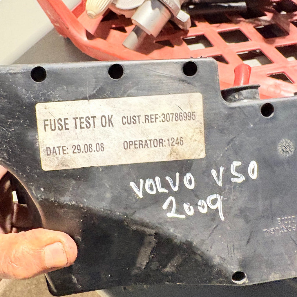 VOLVO V50 2004-2012 FUSE BOX 30786995