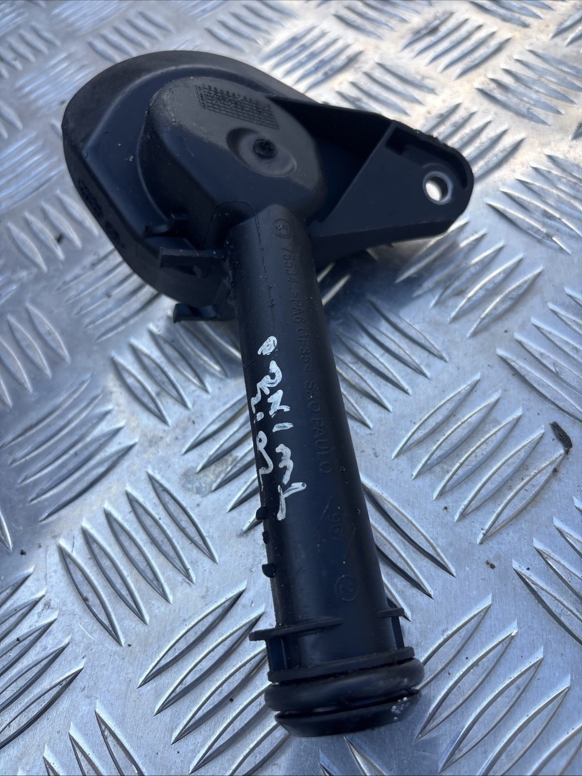 RENAULT CLIO MK3 TWINGO MK2 1.2 16V OIL FILLER NECK & CAP TUBE PIPING 8200639421
