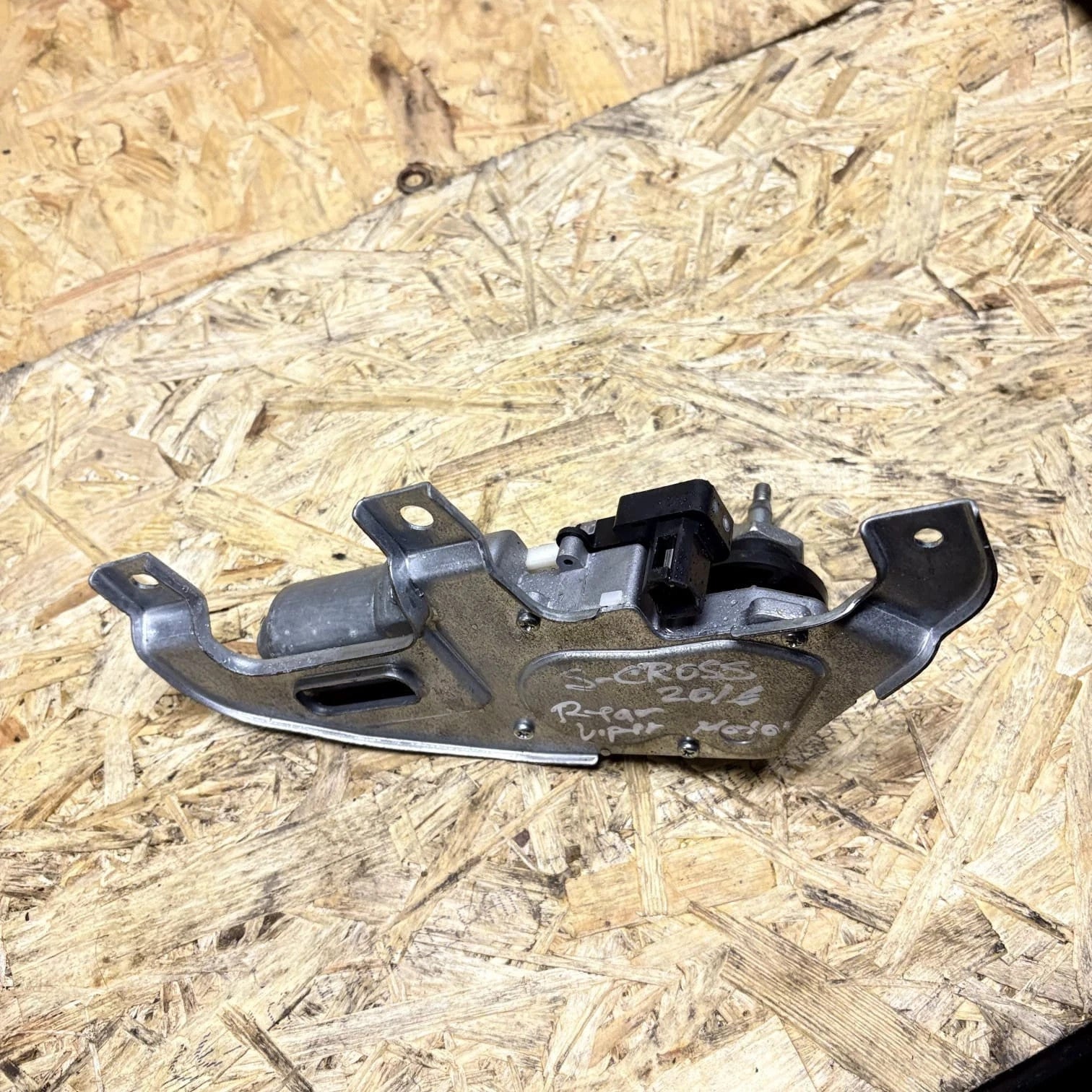 SUZUKI SX4 S-CROSS 2016 REAR WIPER MOTOR TAILGATE HATCH 3881062J01000