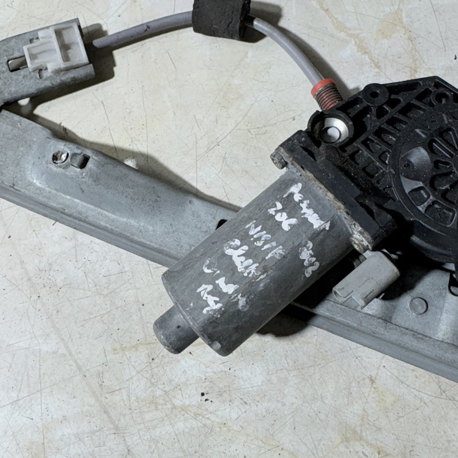 Peugeot 206 2003 Passenger Side Left Front Window RegulatorGenuine