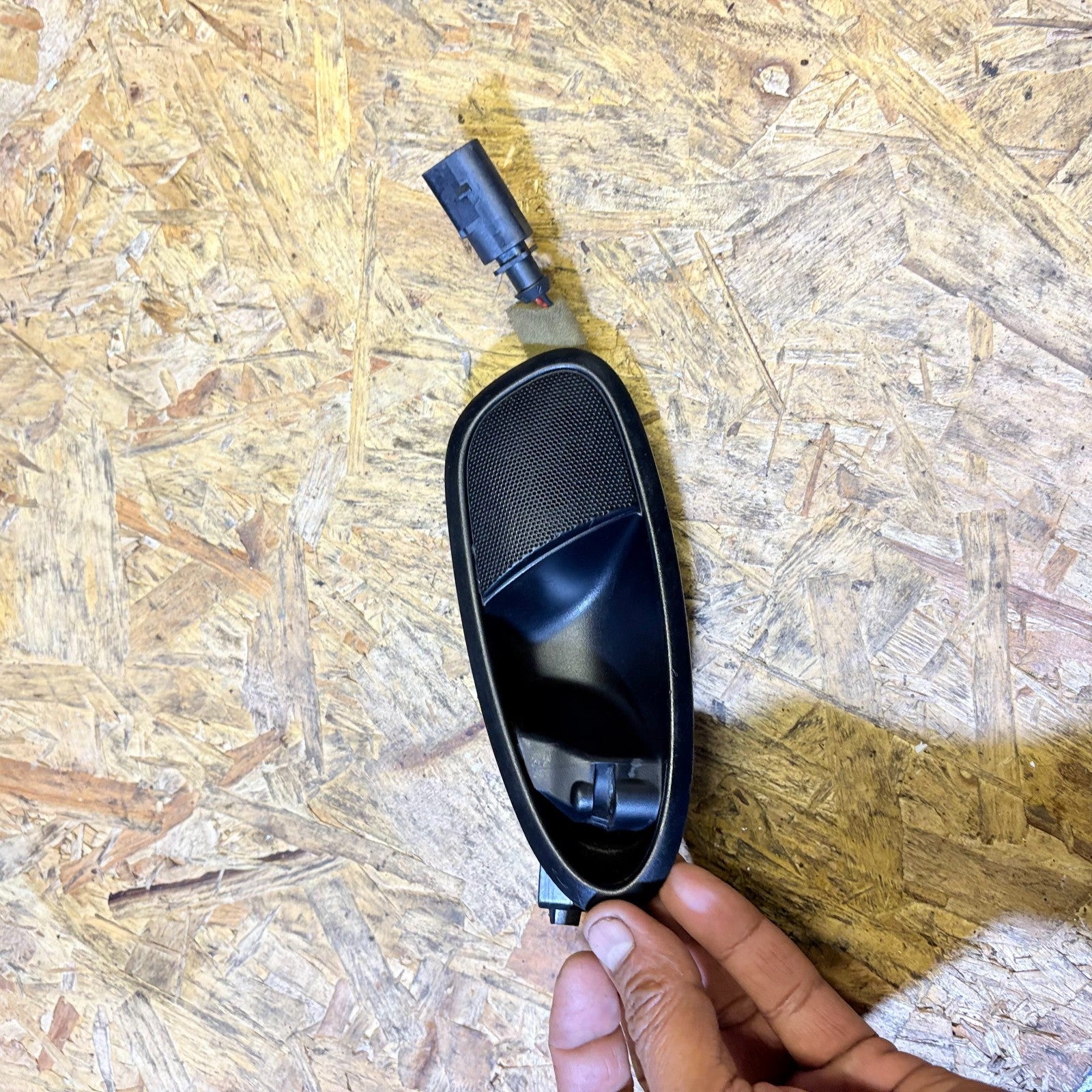 AUDI A4 SPORT PULL HANDLE INTERIOR DRIVER REAR 186004571 OSR