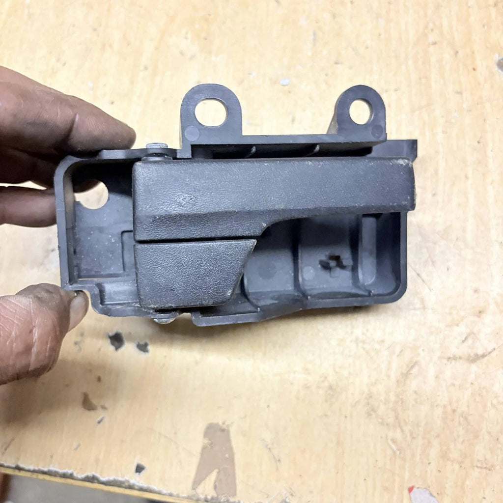3m51r22600bb 3m51-r22600-bb Driver Front Door Handle Interior,UK535721-43 2006