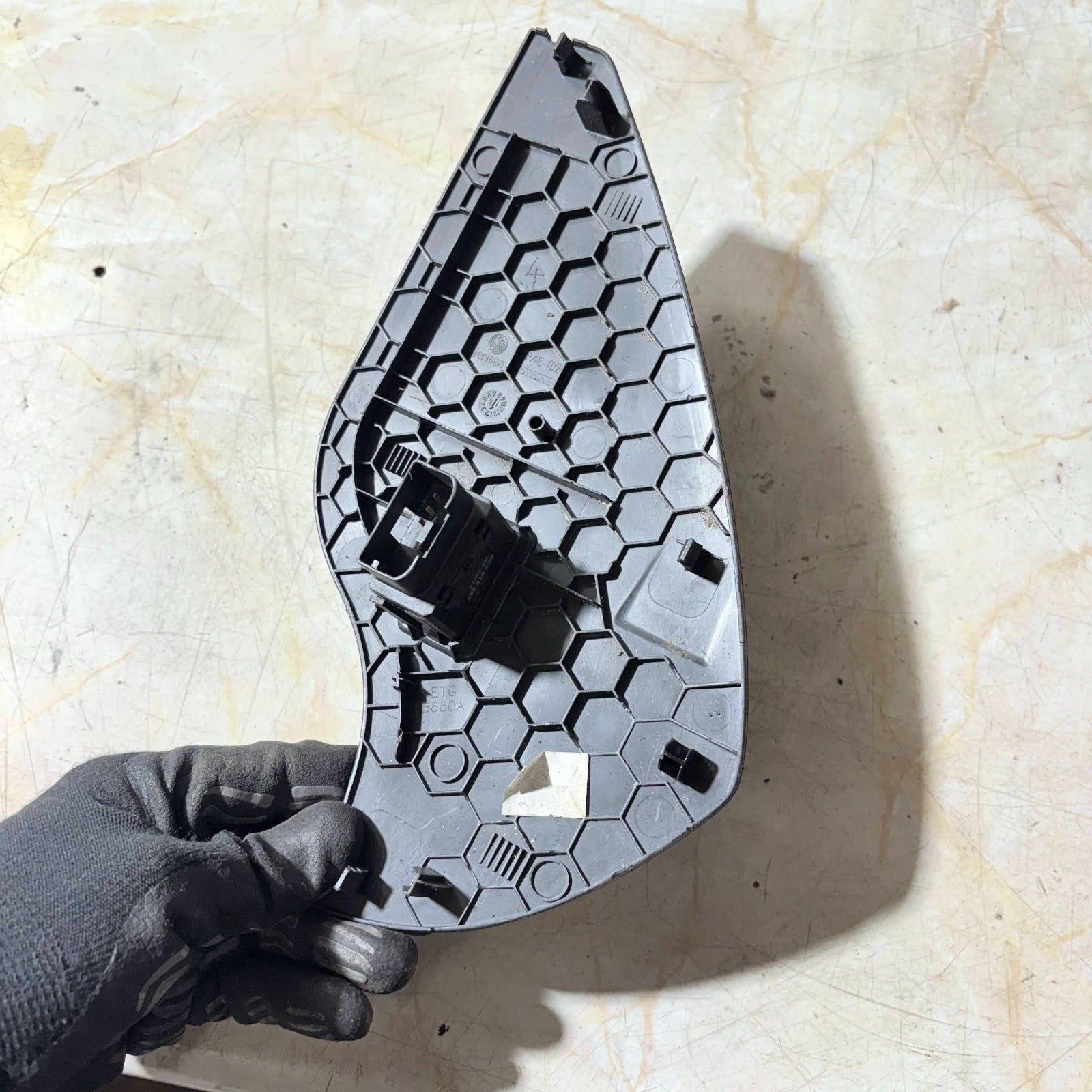VOLKSWAGEN GOLF MK7 2013 DASHBOARD END COVER TRIM PANEL 5G2858217A