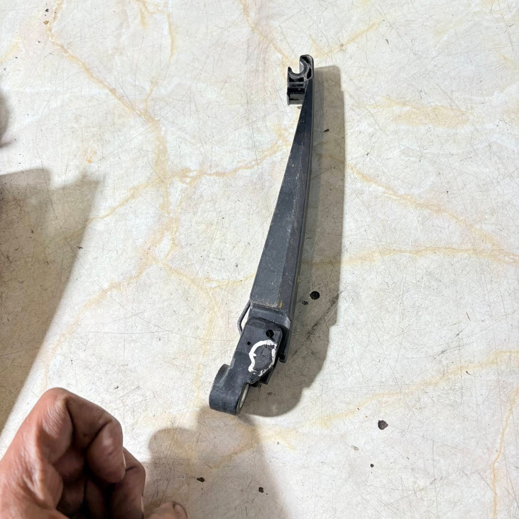 Kia Soul 2014-2019/Soul EV 2015-2019 Rear Wiper Arm Tailgate 988151R000