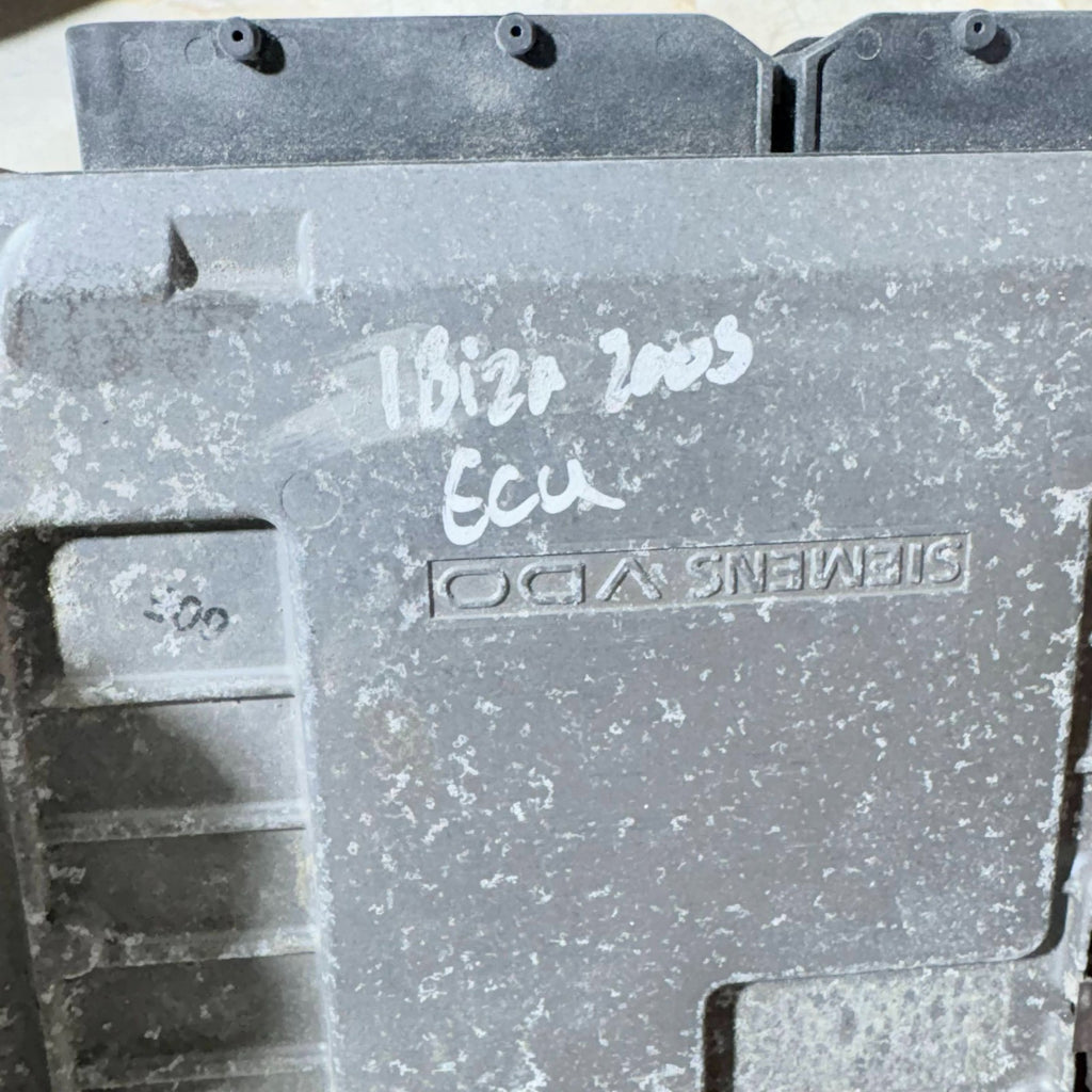 Seat Ibiza 2003 Engine Control Unit ECU 03E906033 AA