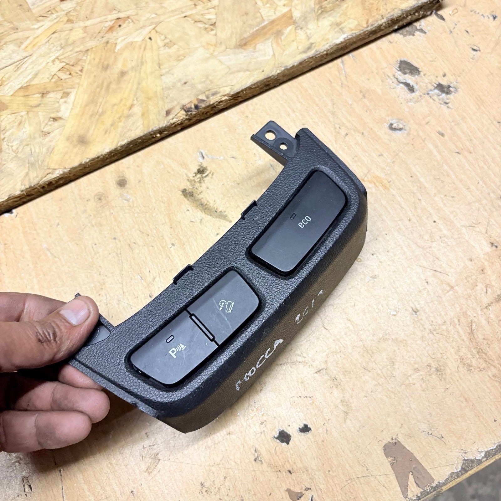 2012-2016 VAUXHALL MOKKA 5DR PARKING SENSOR AID STOP & START SWITCH 202010119