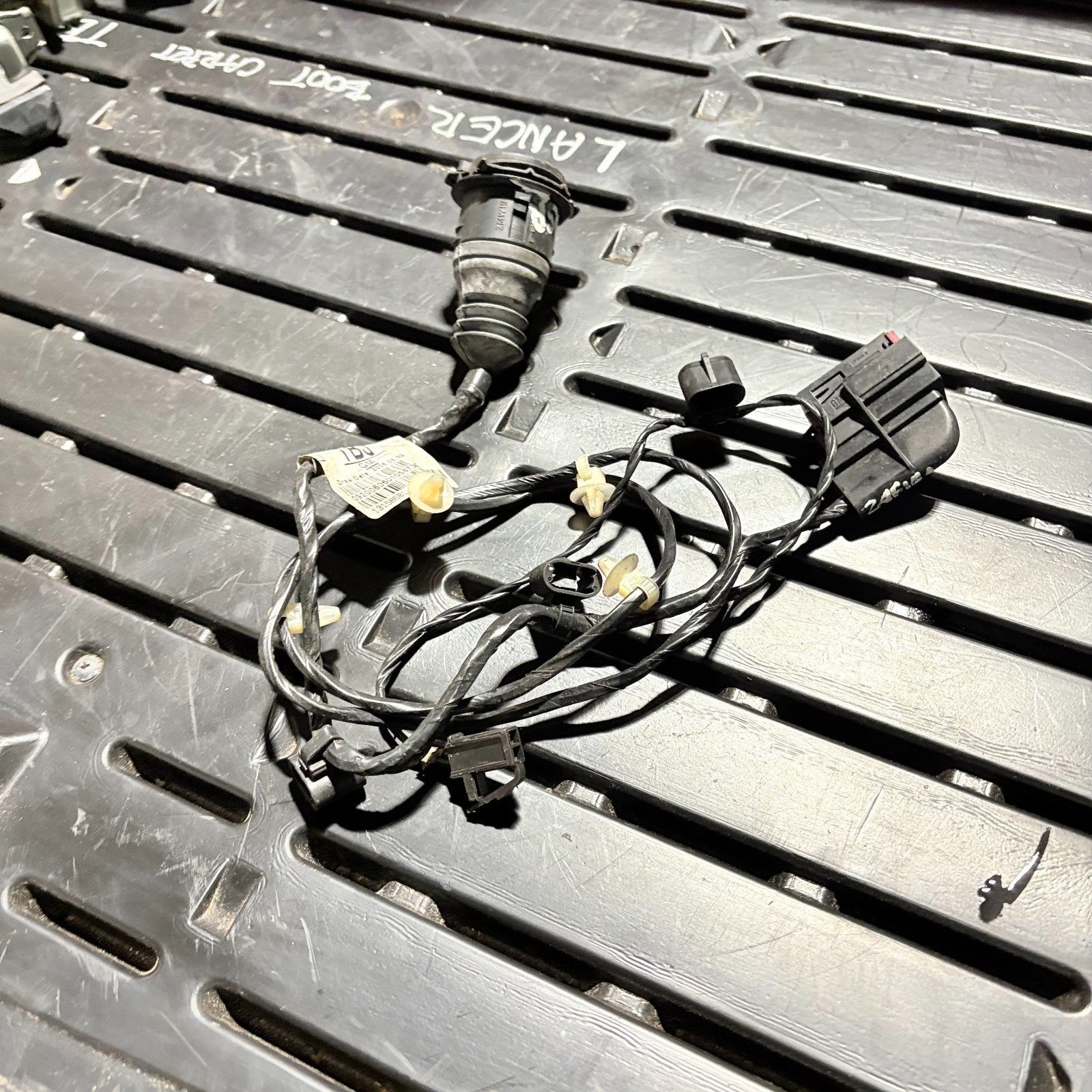 VAUXHALL ZAFIRA B 2005-2014 REAR RIGHT DOOR WIRING LOOM HARNESS 13158681