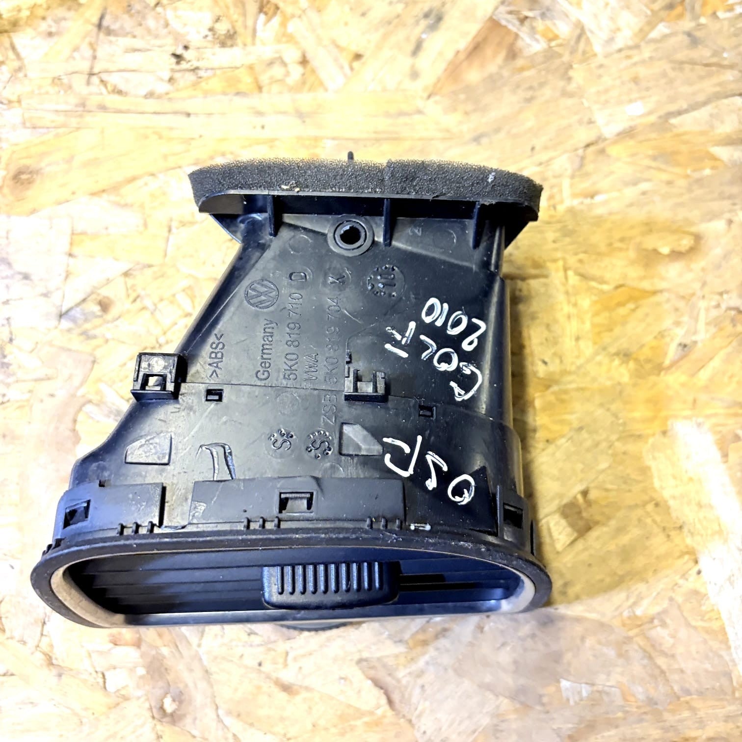 VW GOLF 2008-2012 Mk6 DASHBOARD AIR VENT DRIVER FRONT SIDE 5K0819704