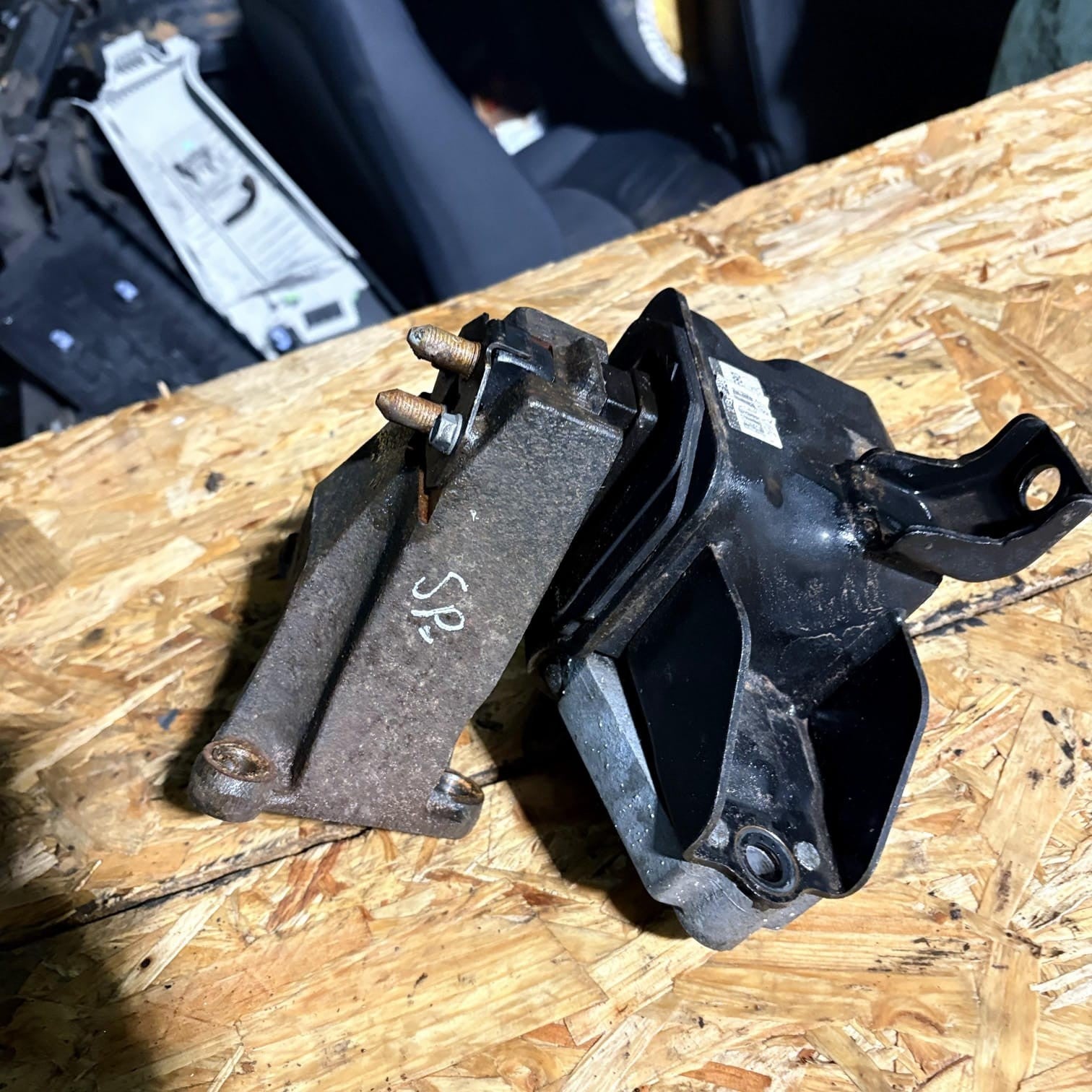 KIA SPORTAGE MK4 GEARBOX MOUNT BRACKET MANUAL RIGHT SIDE 21830-F1800