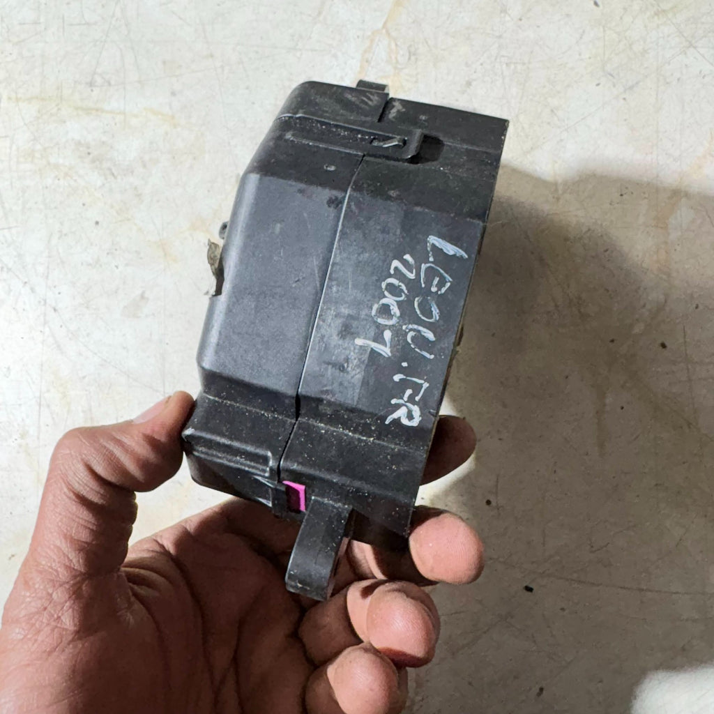 SEAT LEON FR 2007 UNDER DASH BOARD FUSE BOX