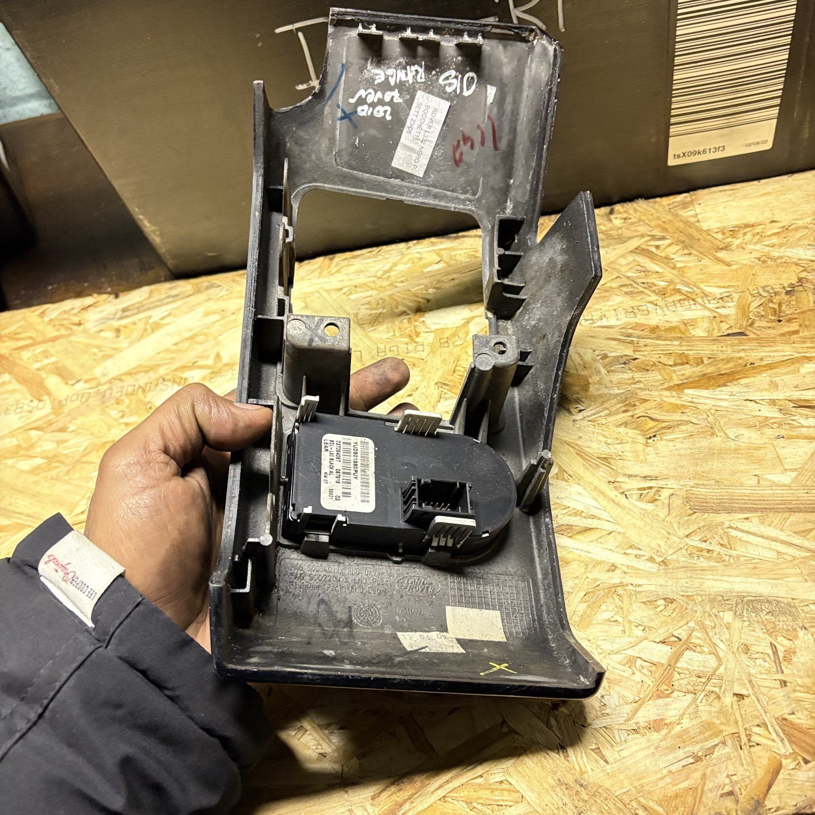 Range Rover 2010 Headlight Switch YUD501880PUY