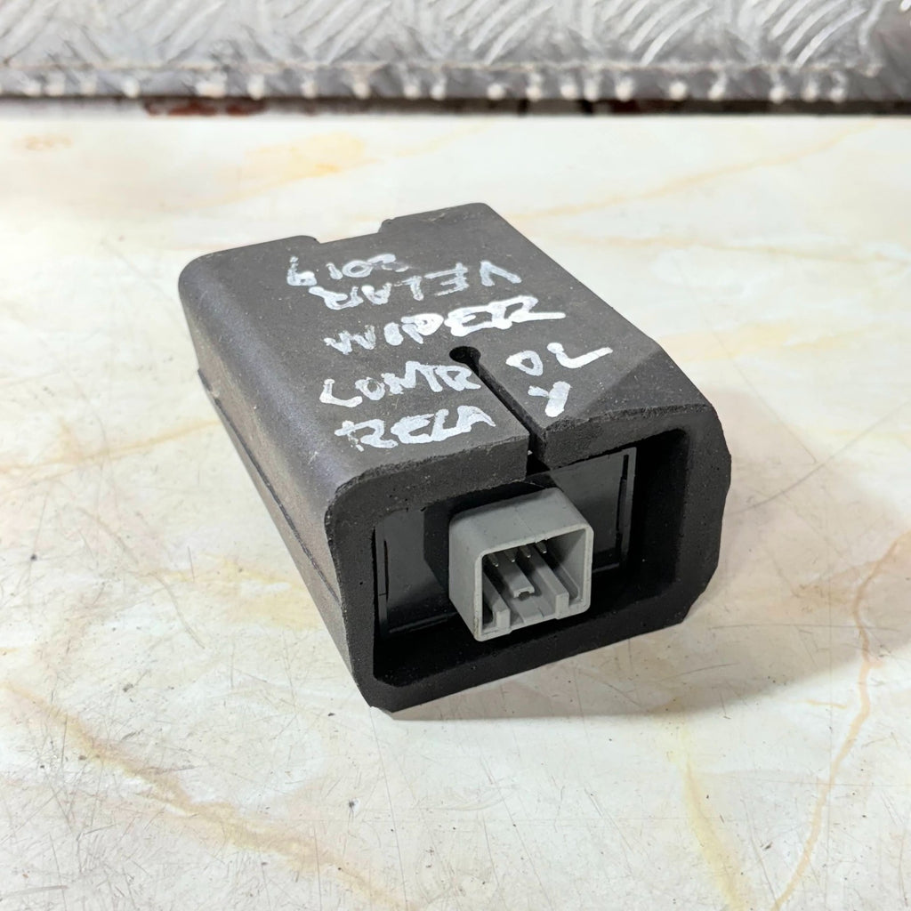 RANGE ROVER VELAR L560 WIPER MOTOR CONTROL UNIT MODULE J8A2-17509-AA