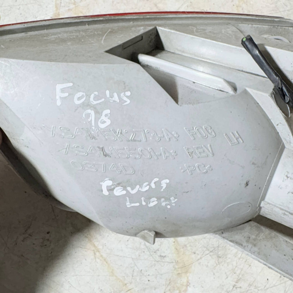 2014 FORD FOCUS REAR FOG LIGHT XS4X-15K273-A XS4X-15501-A C383