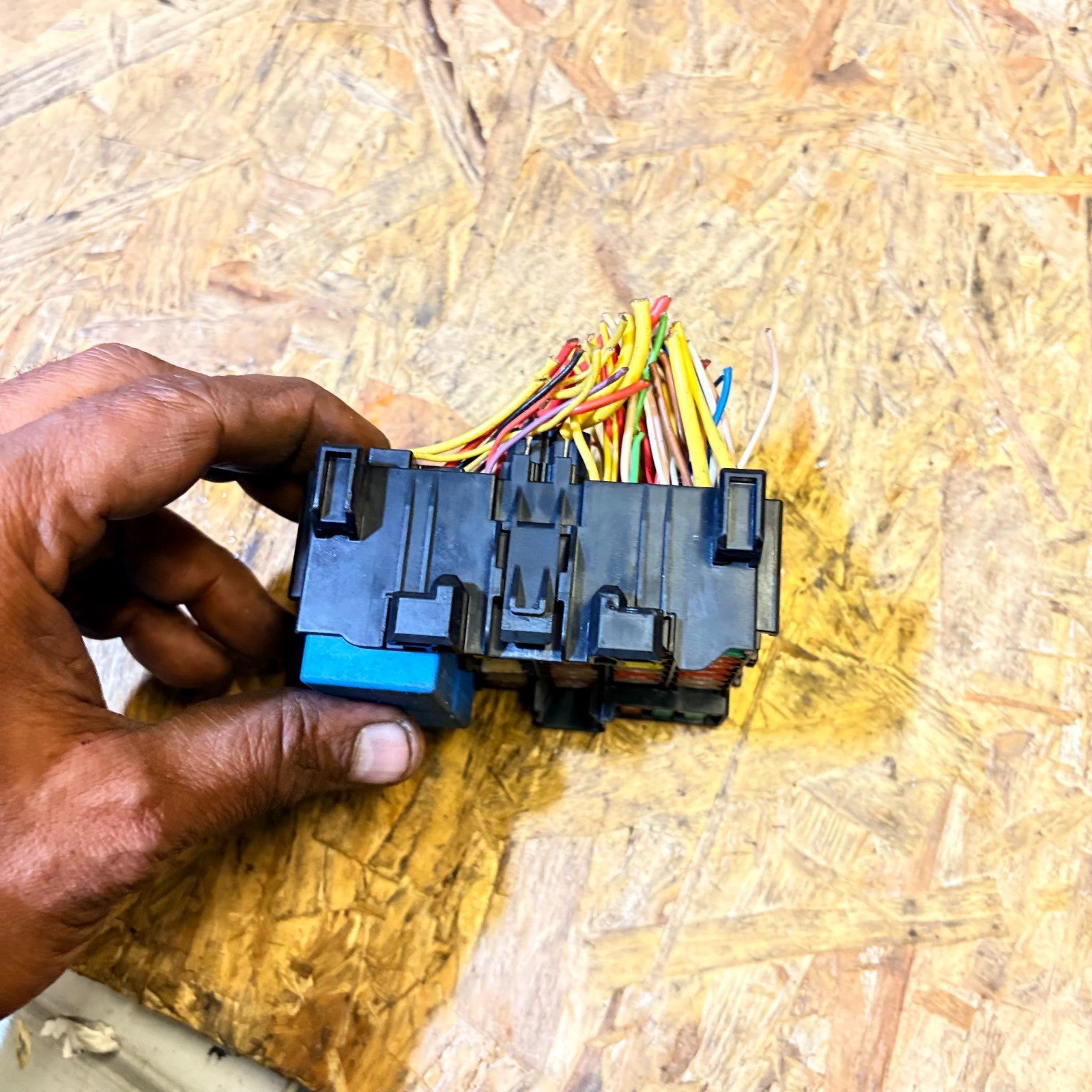 Dacia Logan 2010 Fuse Box & Relay Box (Blade Fuse Panel) | 3 Month Warranty