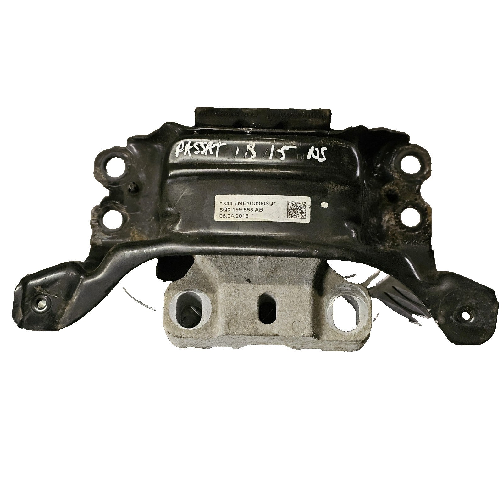 VOLKSWAGEN PASSAT ENGINE GEARBOX MOUNT LEFT SIDE B8 2015-2023 5Q0199555AB