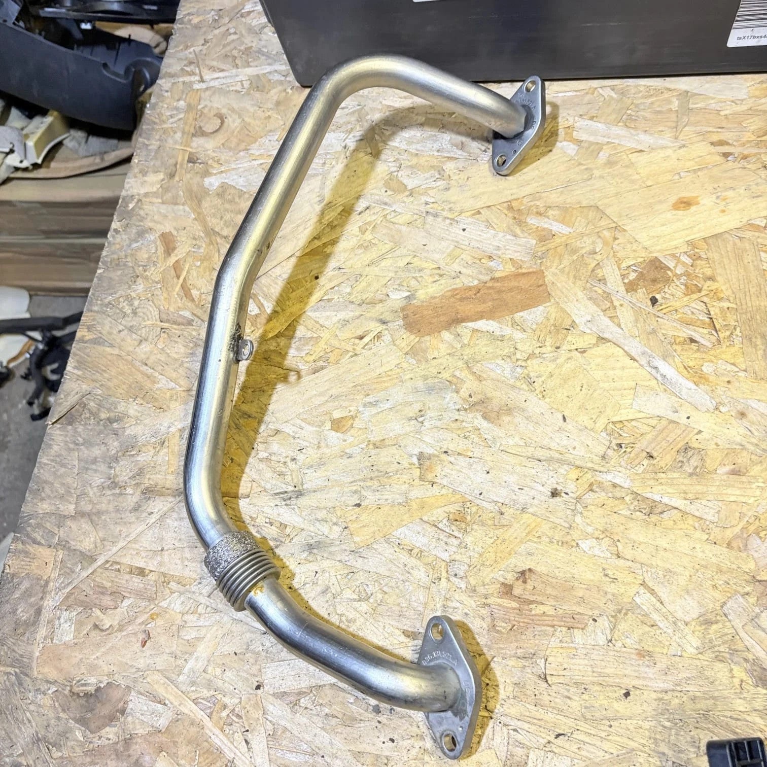 VW 05-07 Golf Plus 06-09 Golf Mk5 06-11 Jetta 2.0TDI EGR Valve Pipe 03G131521A