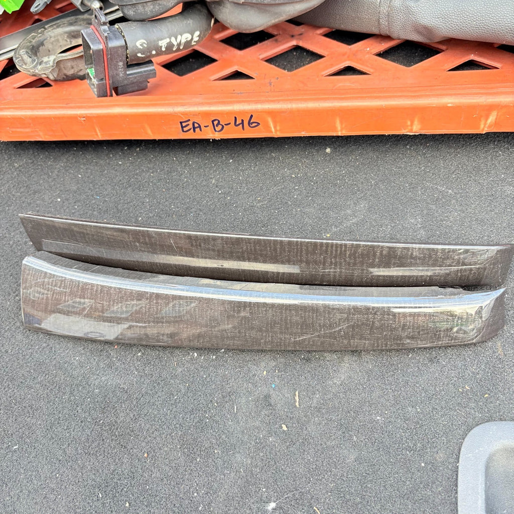 Kia Sorento 2002-2009 FRONT RIGHT/LEFT TRUNK CENTER TRIM COVER PANEL