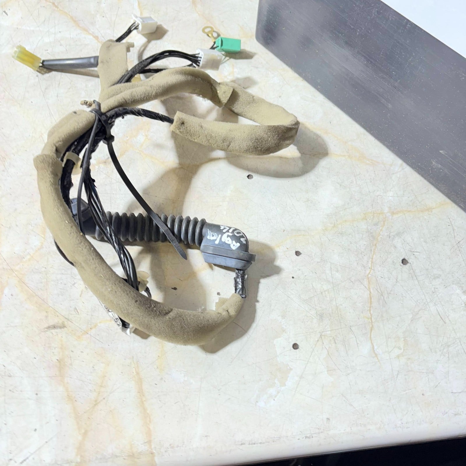 Vauxhall Agial 2008-2015 Door Wiring Loom Harness 36680