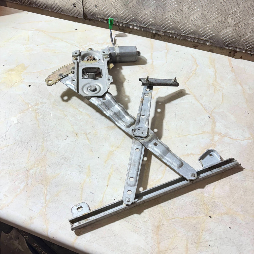 SUBARU 1996 REAR RIGHT SIDE DOOR ELECTRIC WINDOW REGULATOR