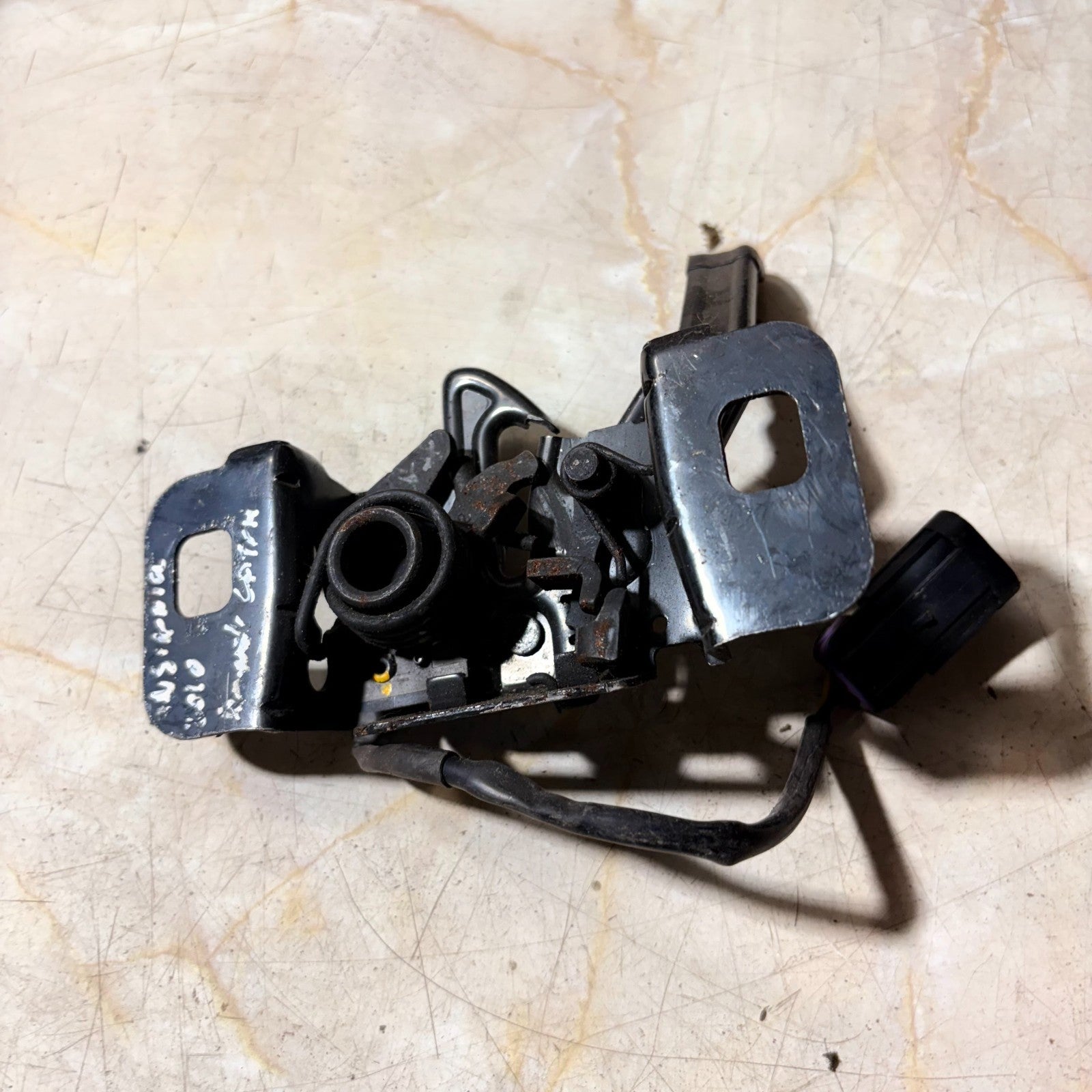 VAUXHALL INSIGNIA 2010 BONNET LATCH CATCH LOCK 22788572