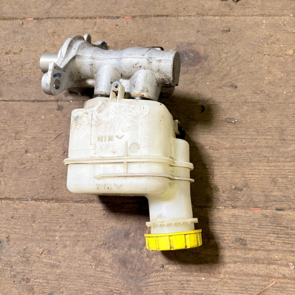 FIAT 500 2016 BRAKE MASTER CYLINDER & RESERVOIR 32069666