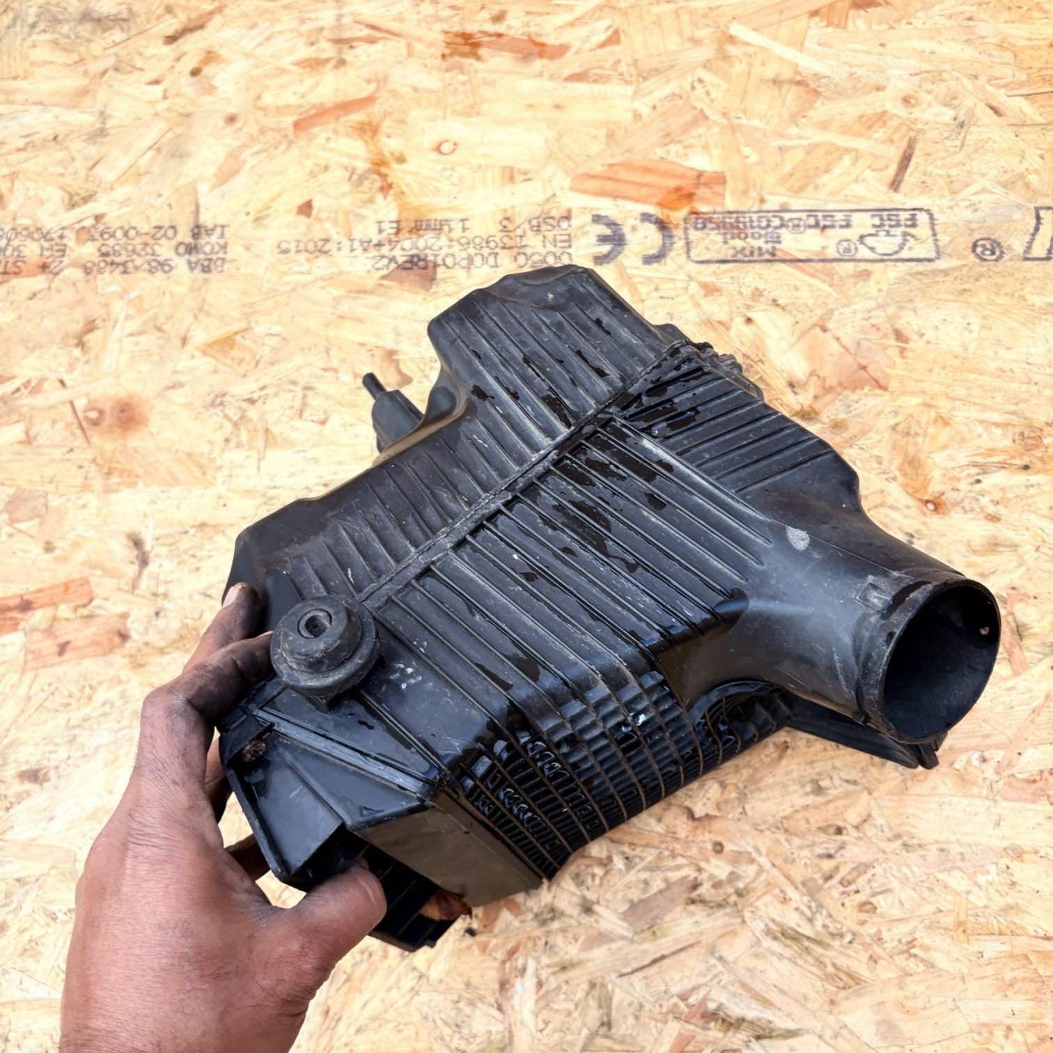 RENAULT MEGANE MK2 2004 1.6 PETROL AIR INTAKE BOX 8200401500 8200176558