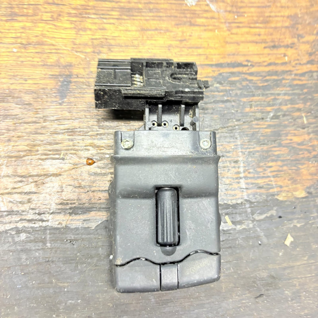 Leva di controllo audio Renault Megane II, 8200103769